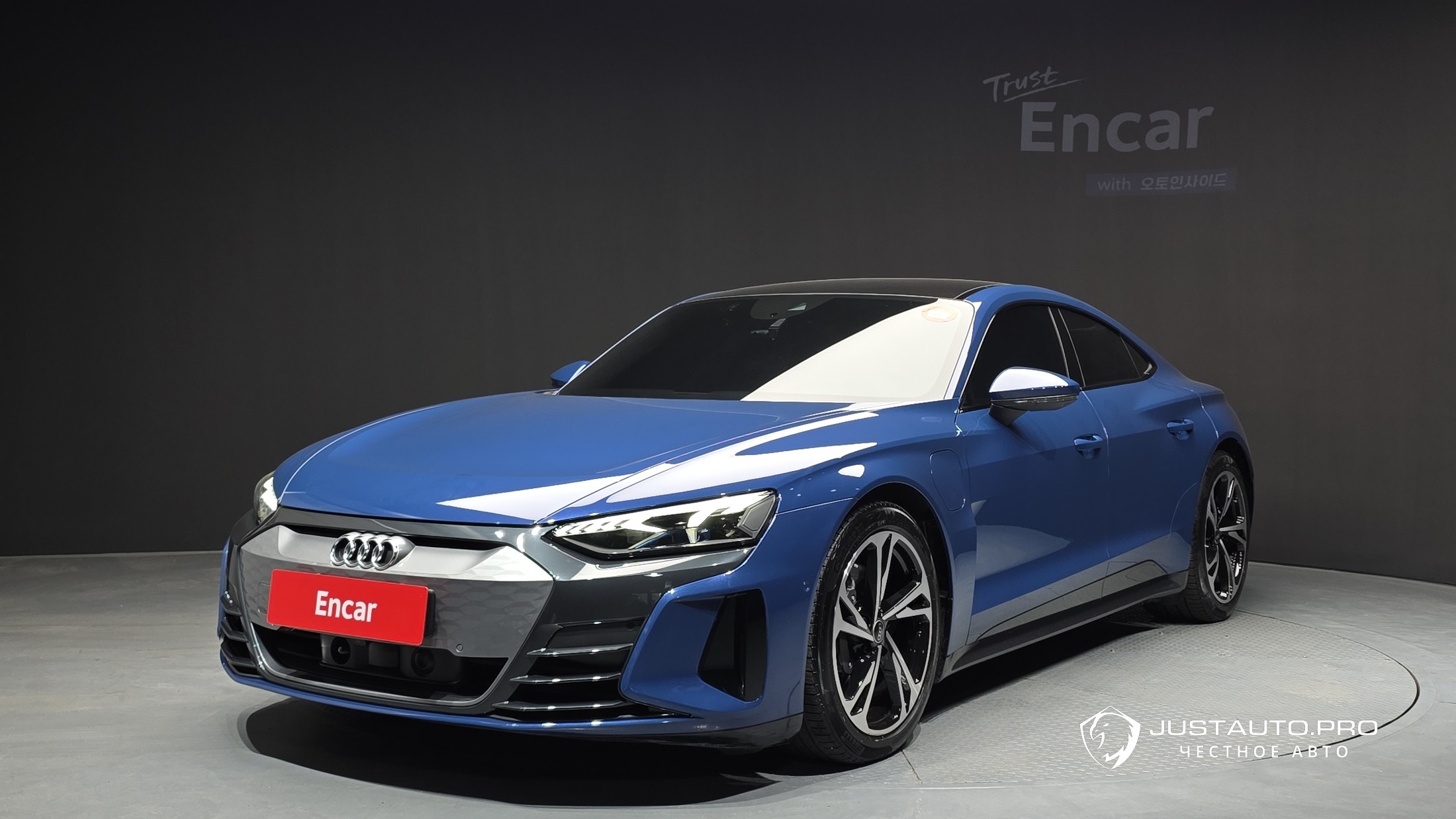 Автомобиль Audi e-tron GT