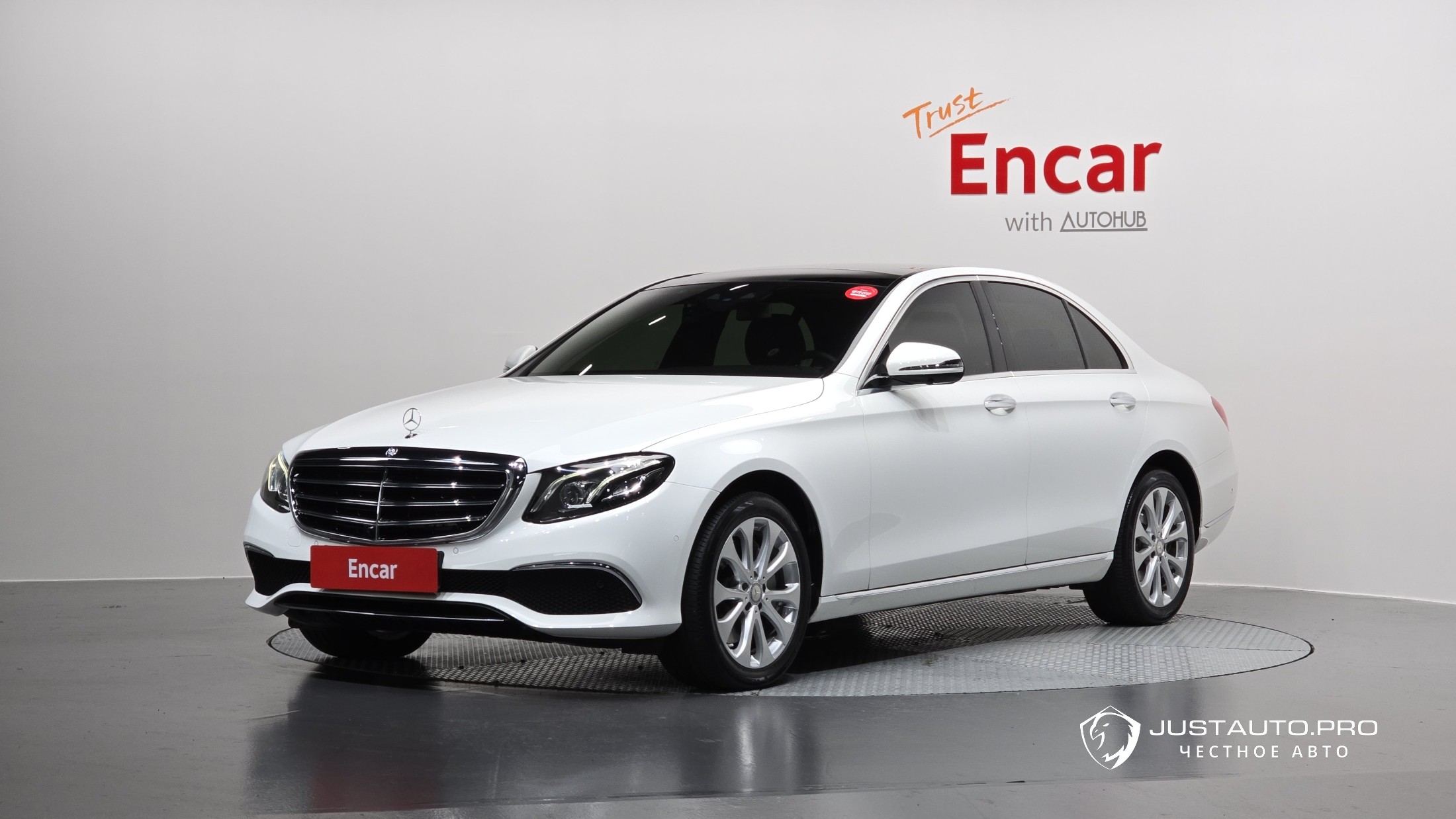 Автомобиль Mercedes-Benz E-Class