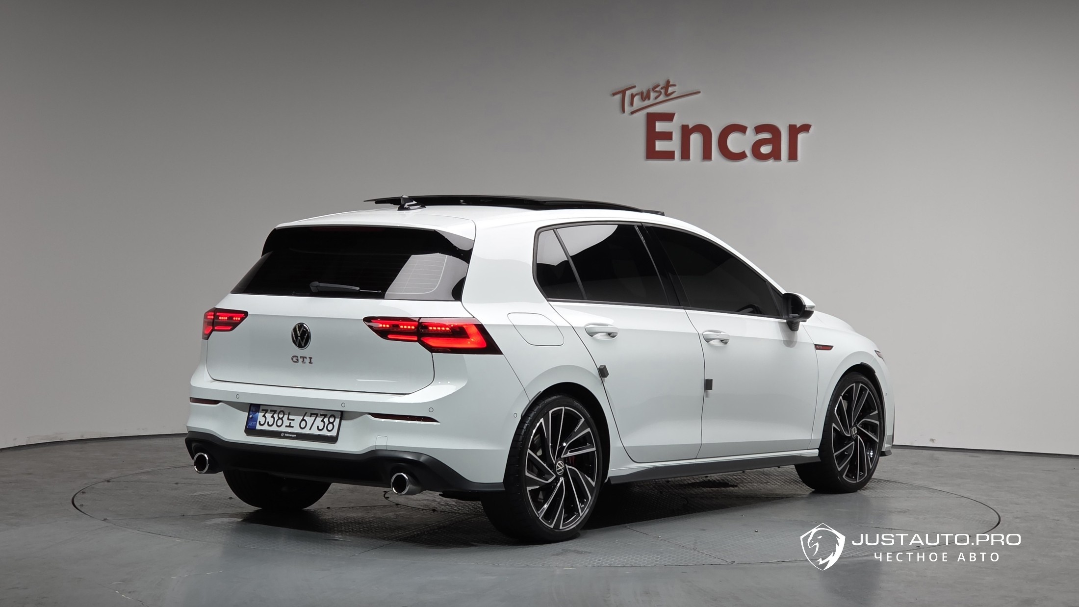 Автомобиль Volkswagen Golf