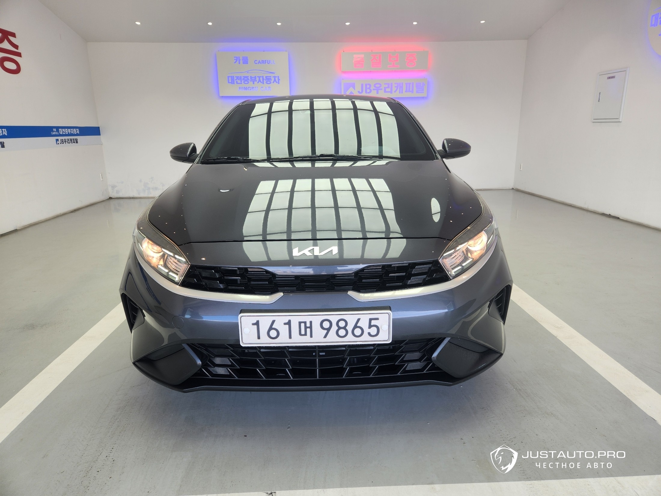 Автомобиль Kia K3