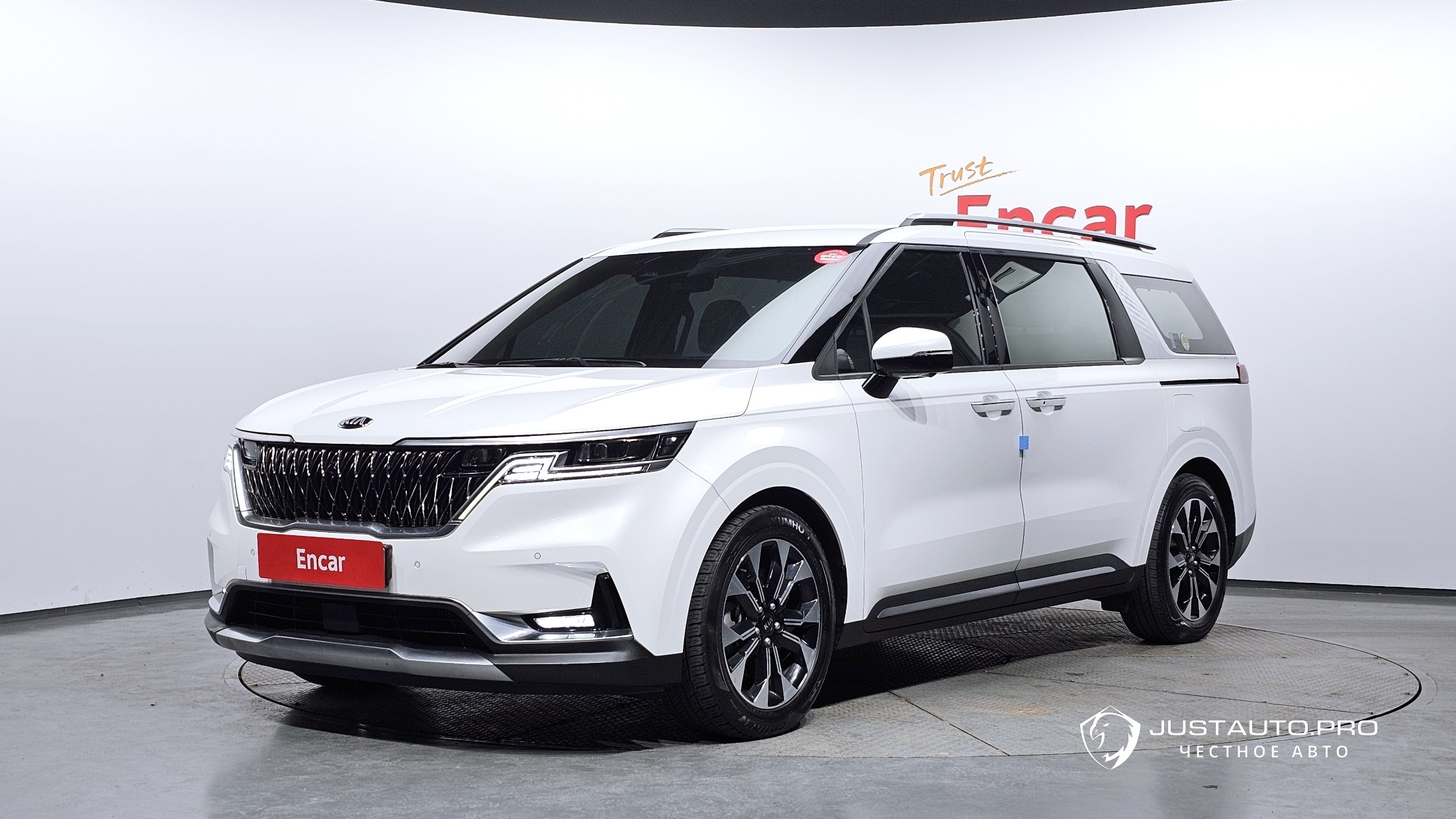Автомобиль Kia Canival