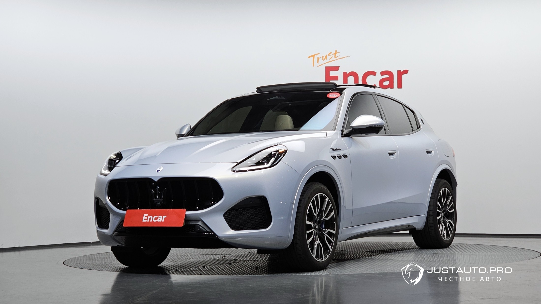 Автомобиль Maserati Grecale