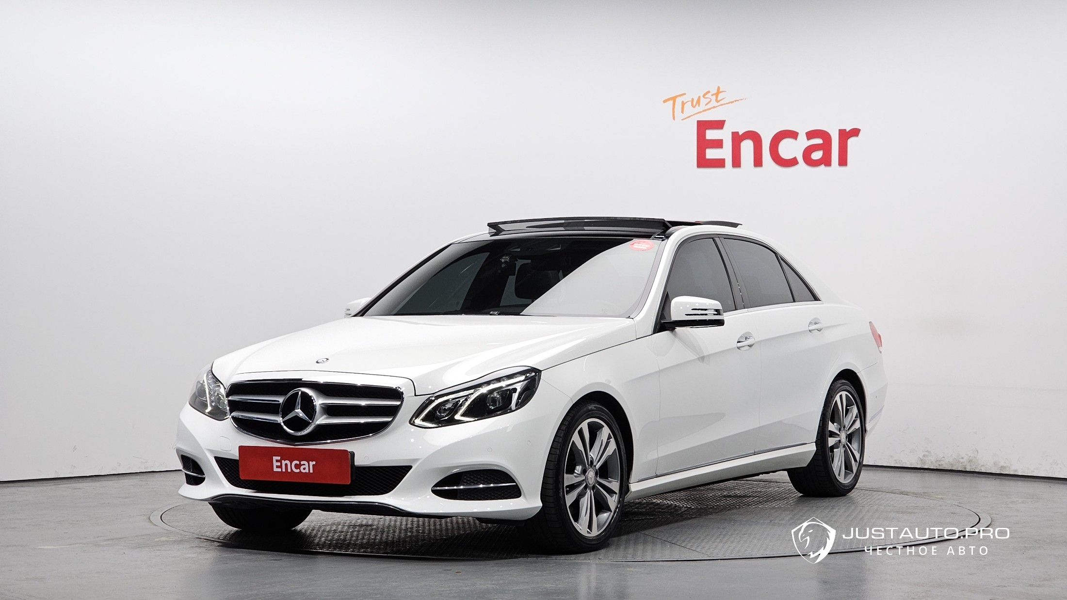 Автомобиль Mercedes-Benz E-Class