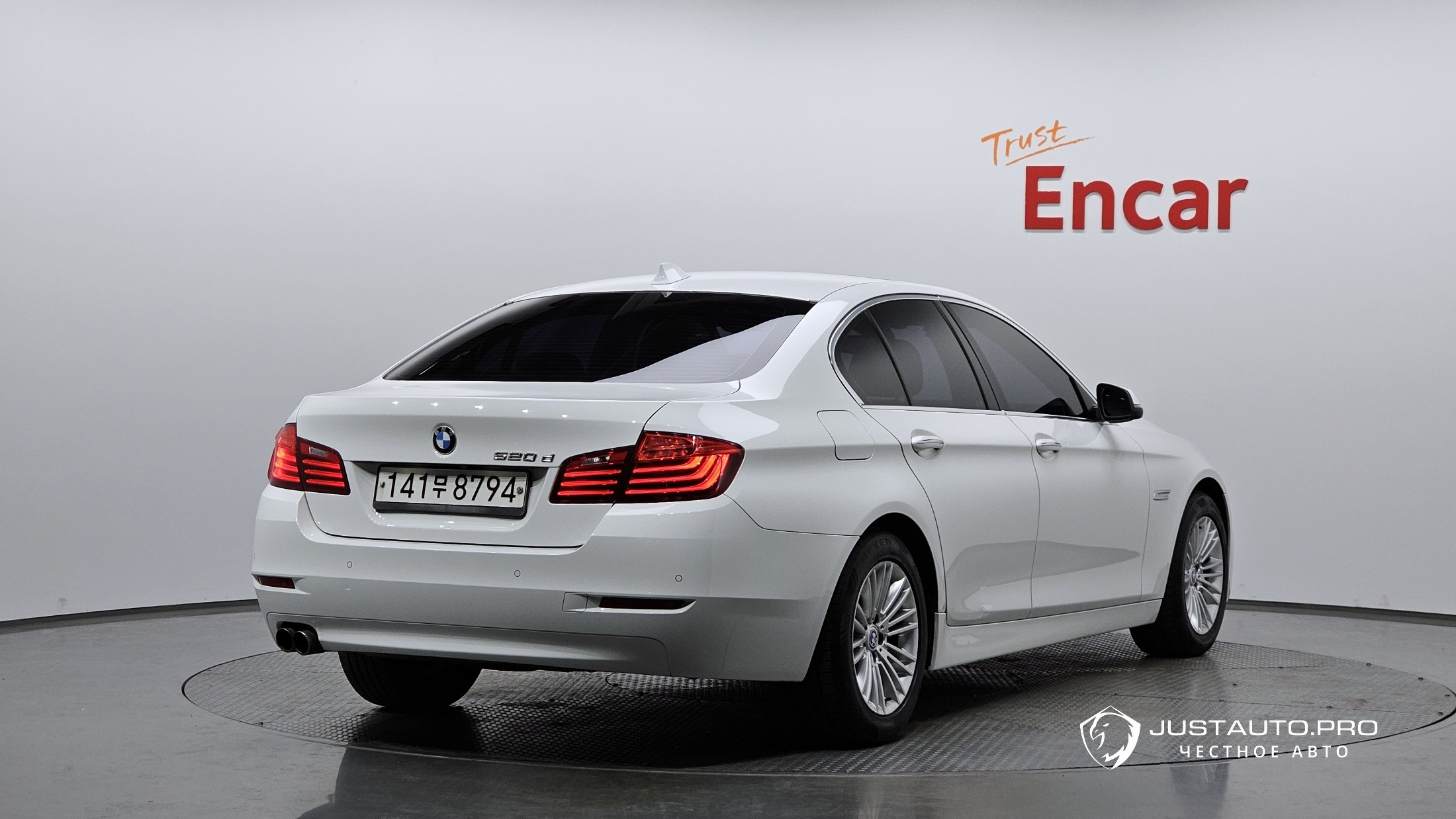 Автомобиль BMW 5-Series