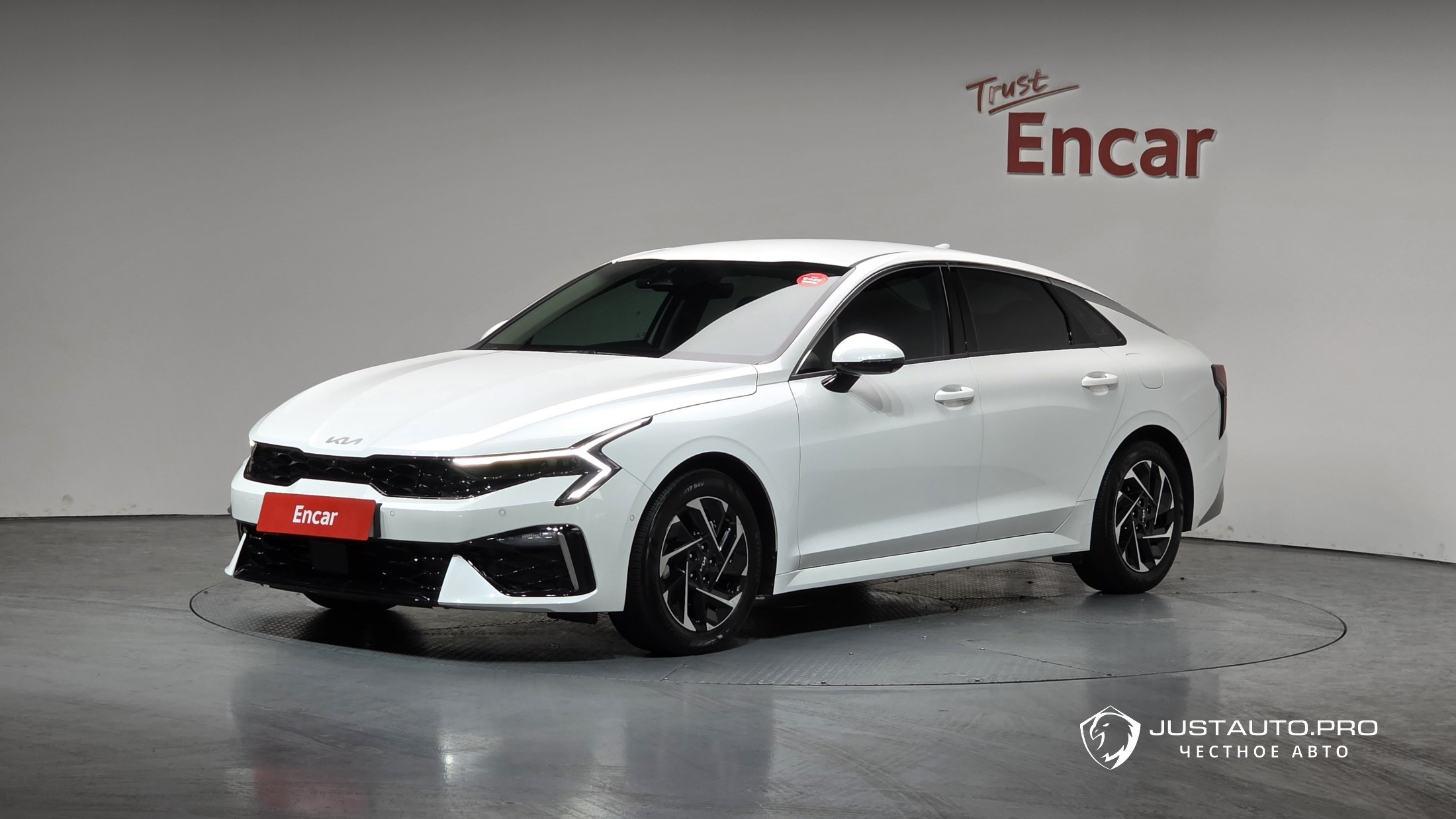 Автомобиль Kia K5