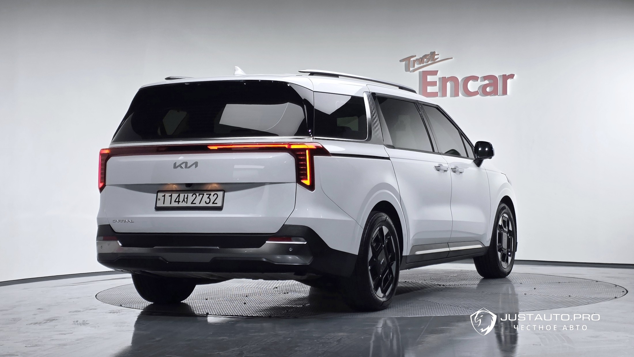 Автомобиль Kia Canival