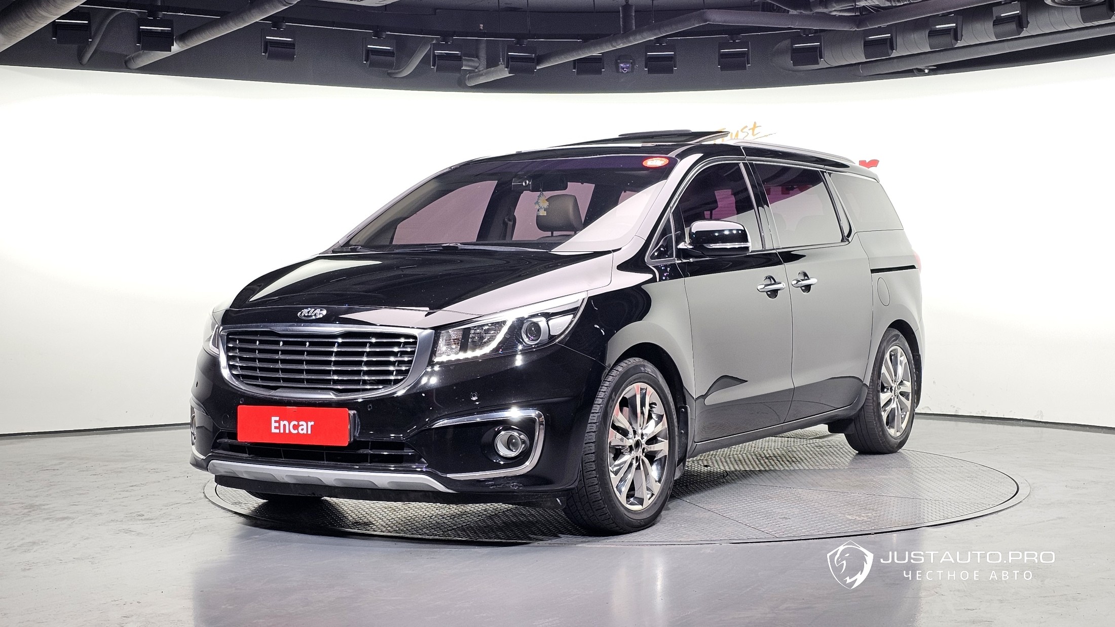 Автомобиль Kia Canival