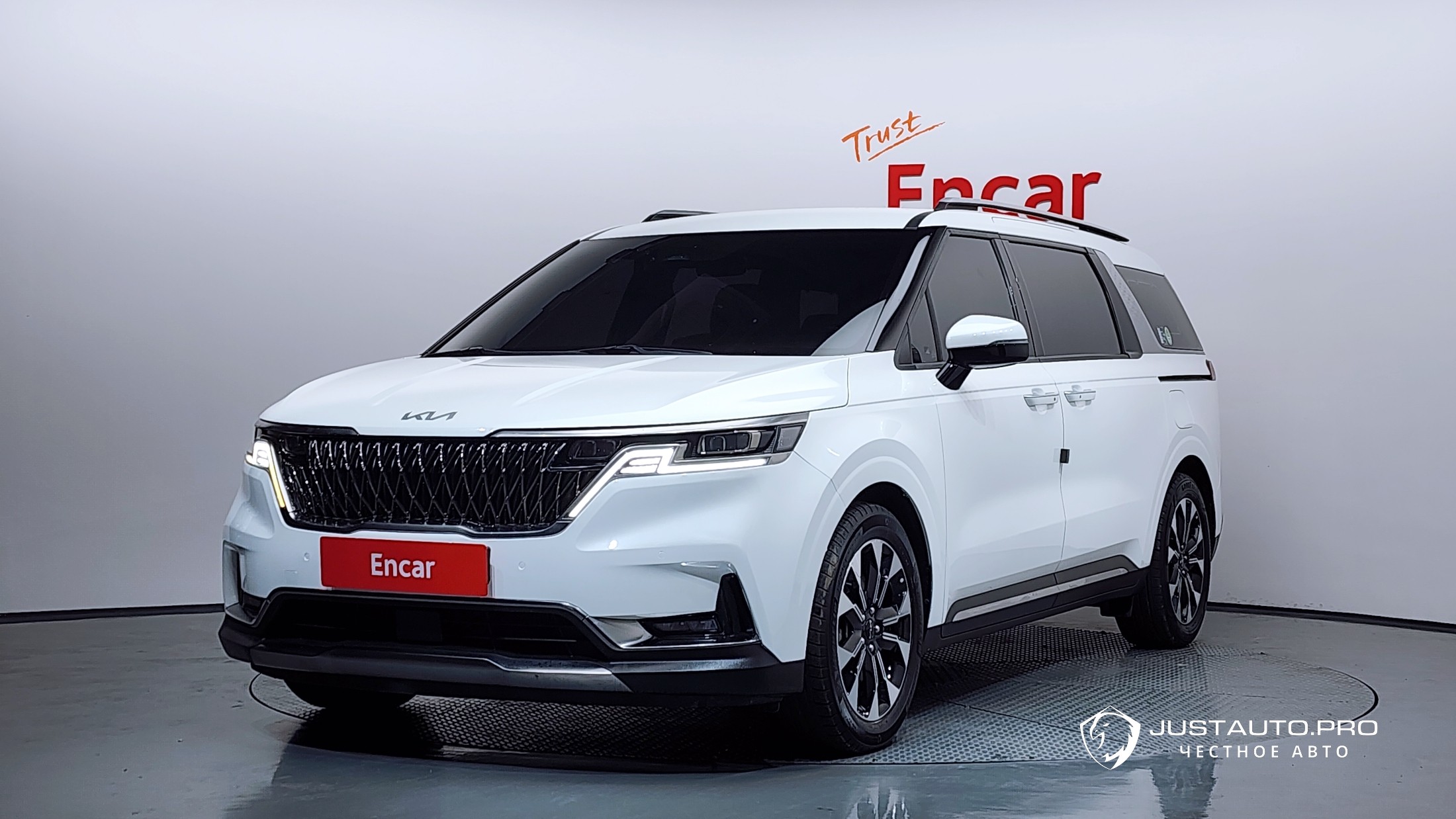 Автомобиль Kia Canival
