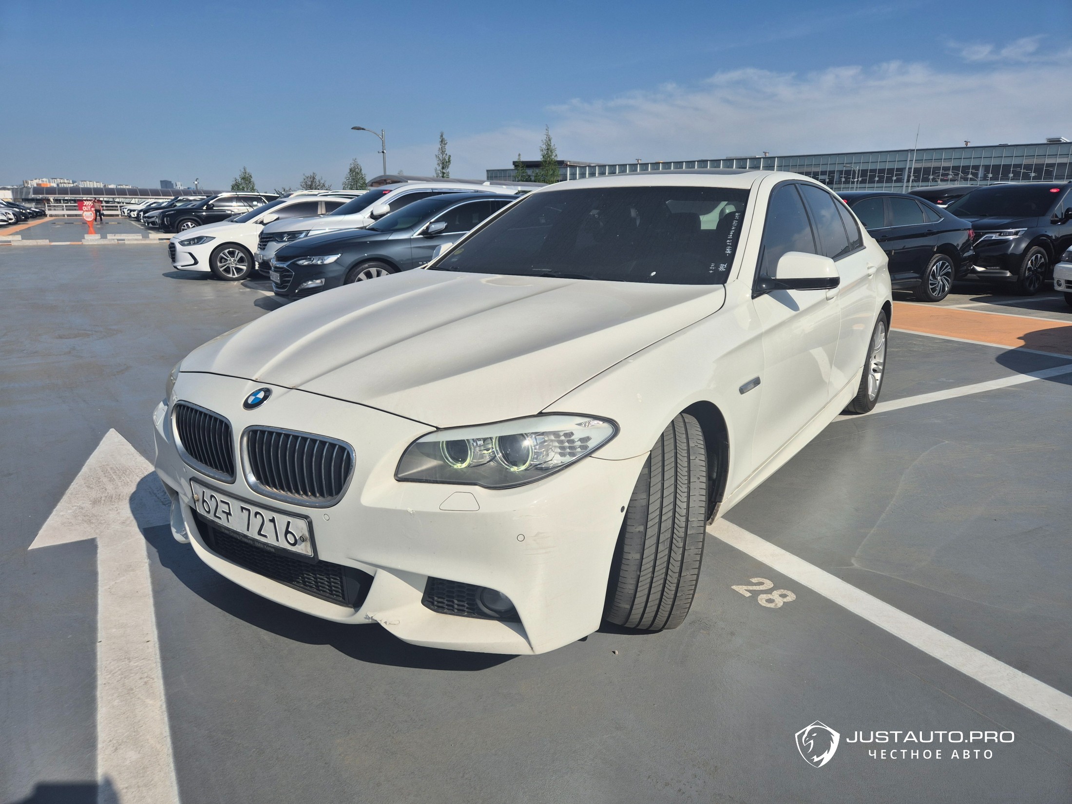 Автомобиль BMW 5-Series