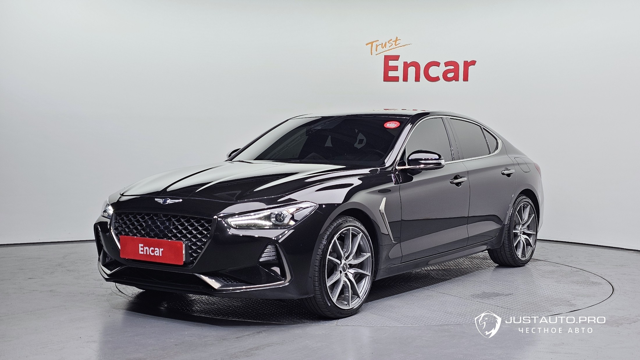 Автомобиль Genesis G70