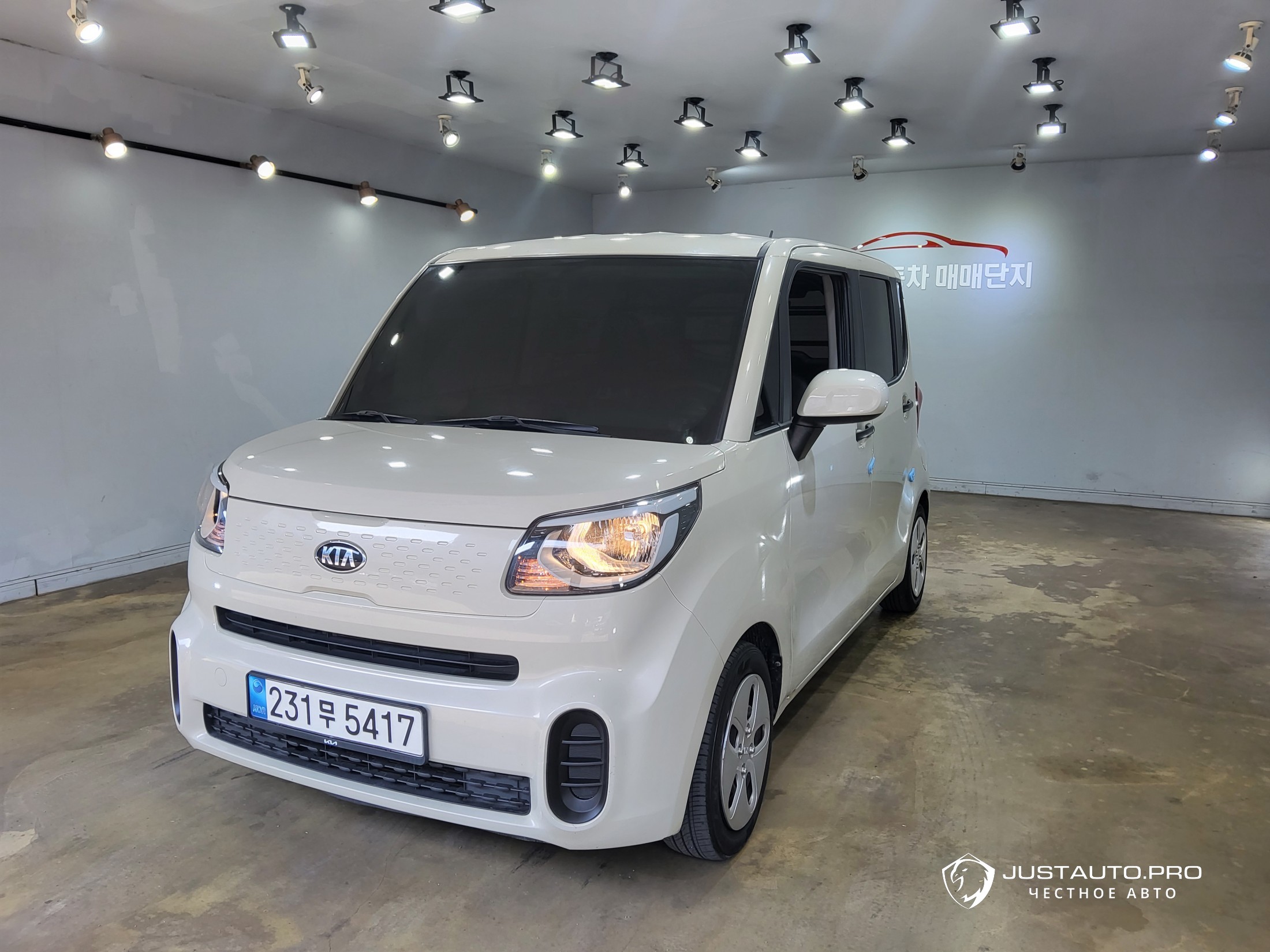 Автомобиль Kia RAY