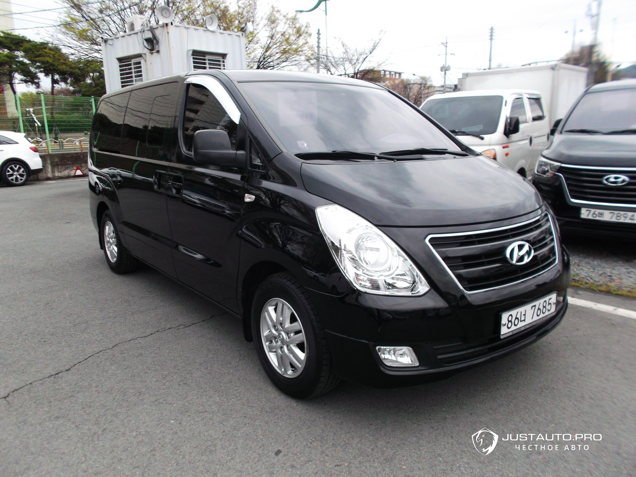 Автомобиль Hyundai Starex