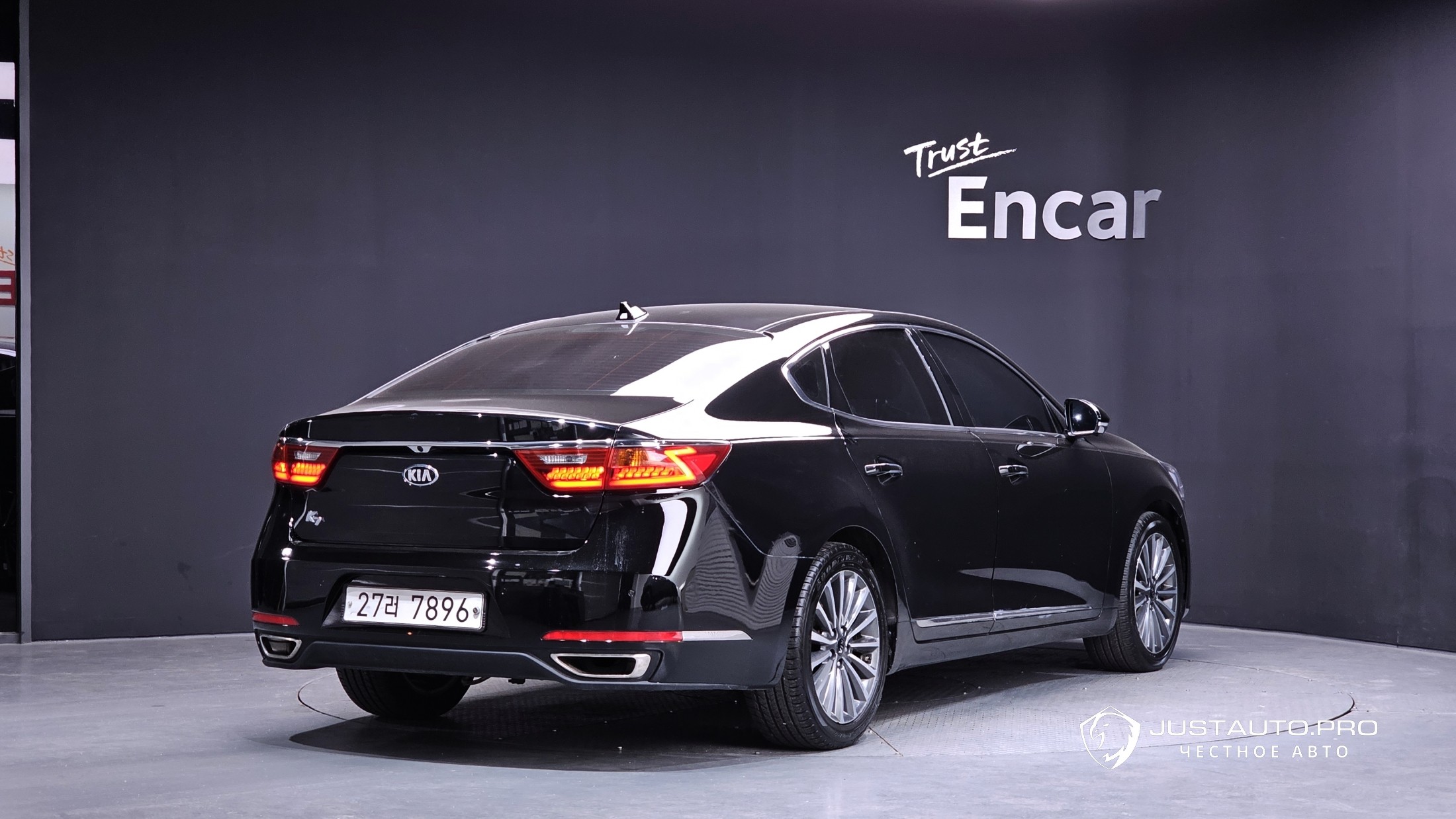 Автомобиль Kia K7