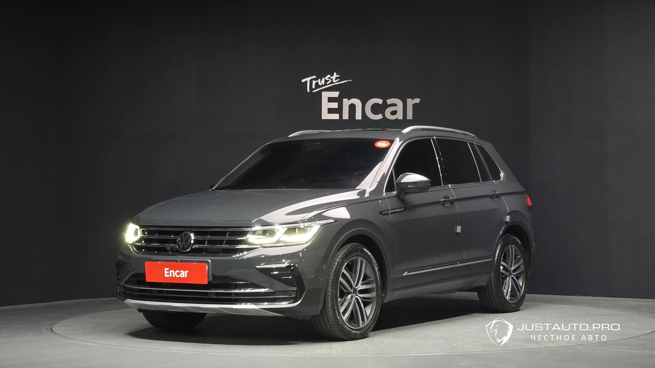 Автомобиль Volkswagen Tiguan