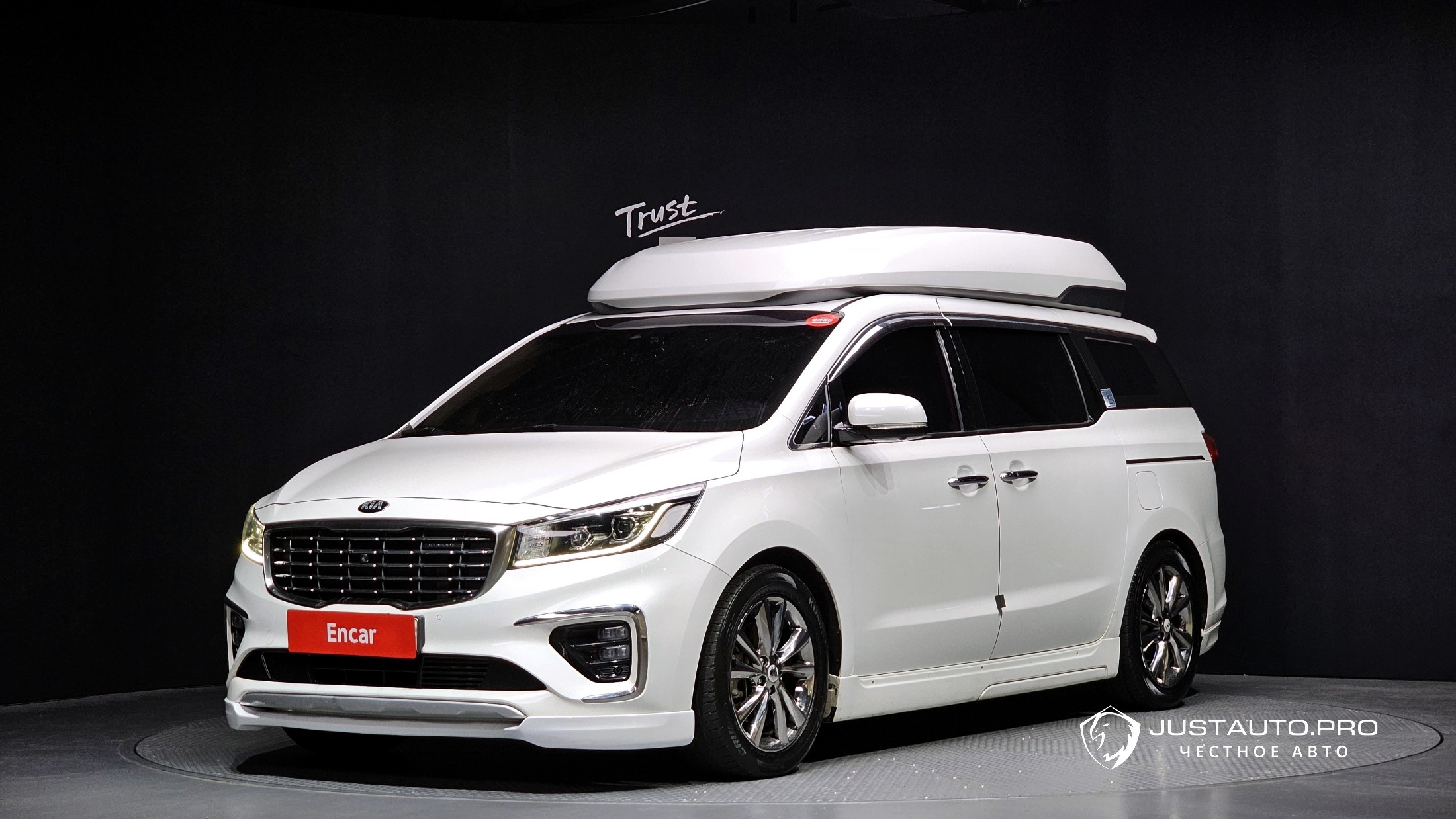 Автомобиль Kia Canival