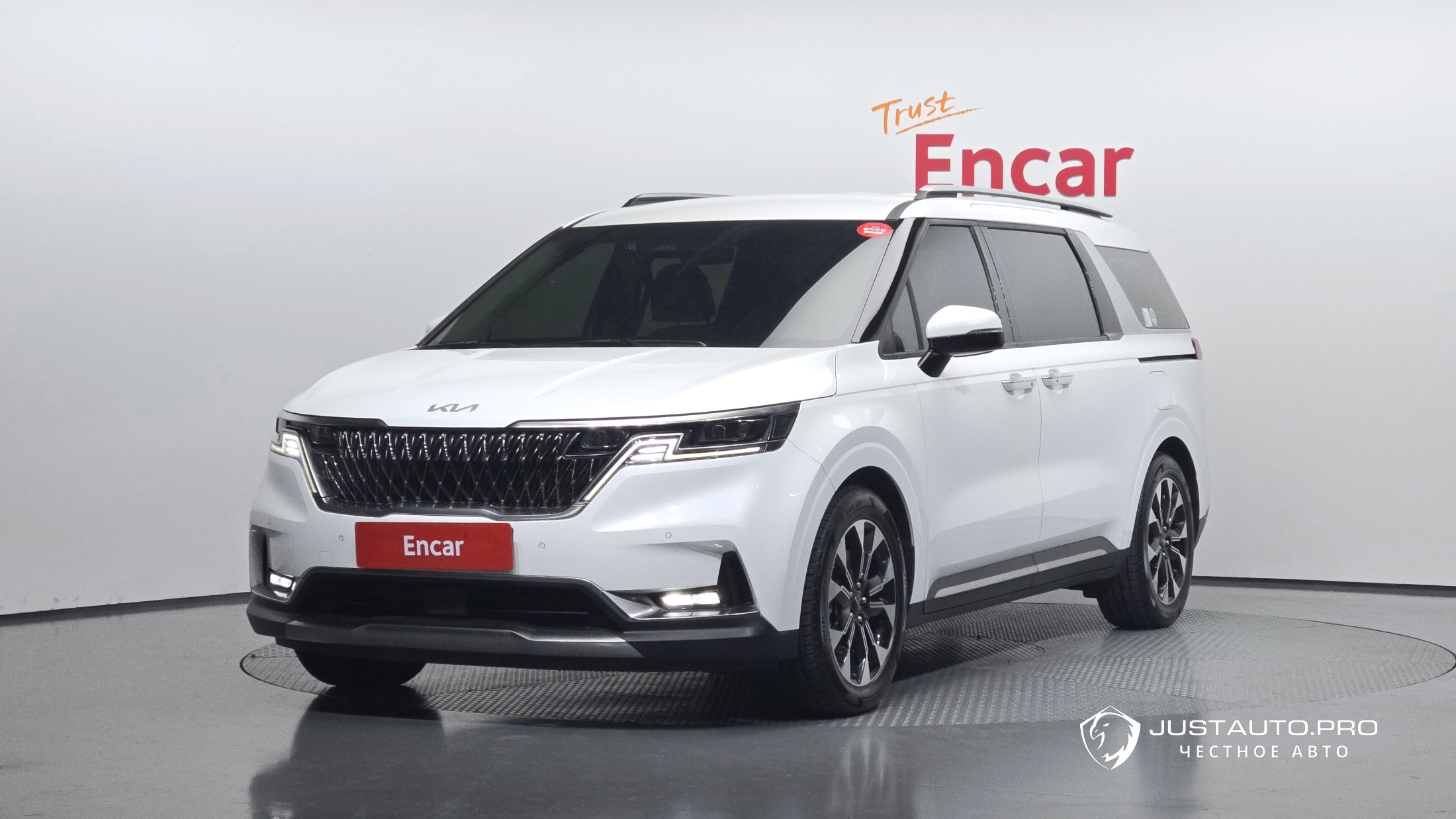 Автомобиль Kia Canival