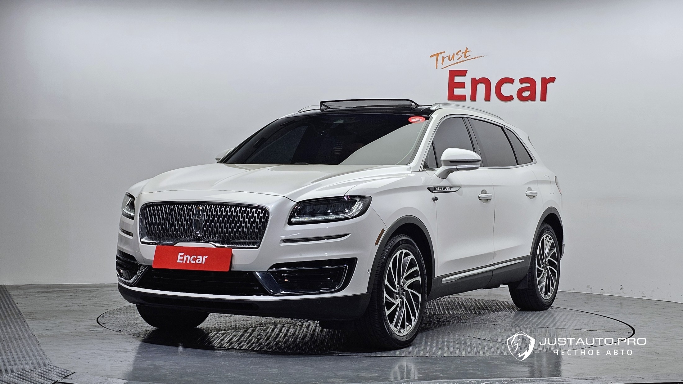 Автомобиль Lincoln Nautilus