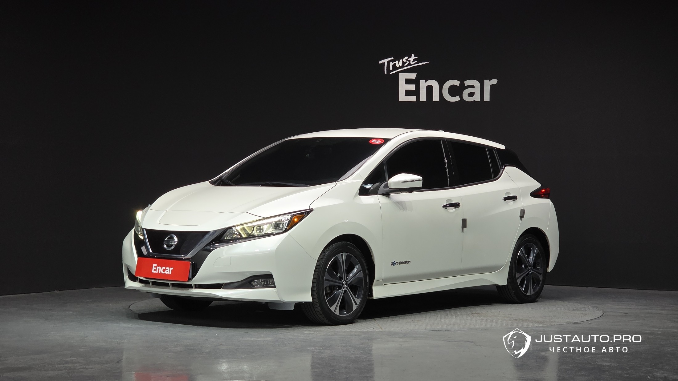 Автомобиль Nissan Leaf