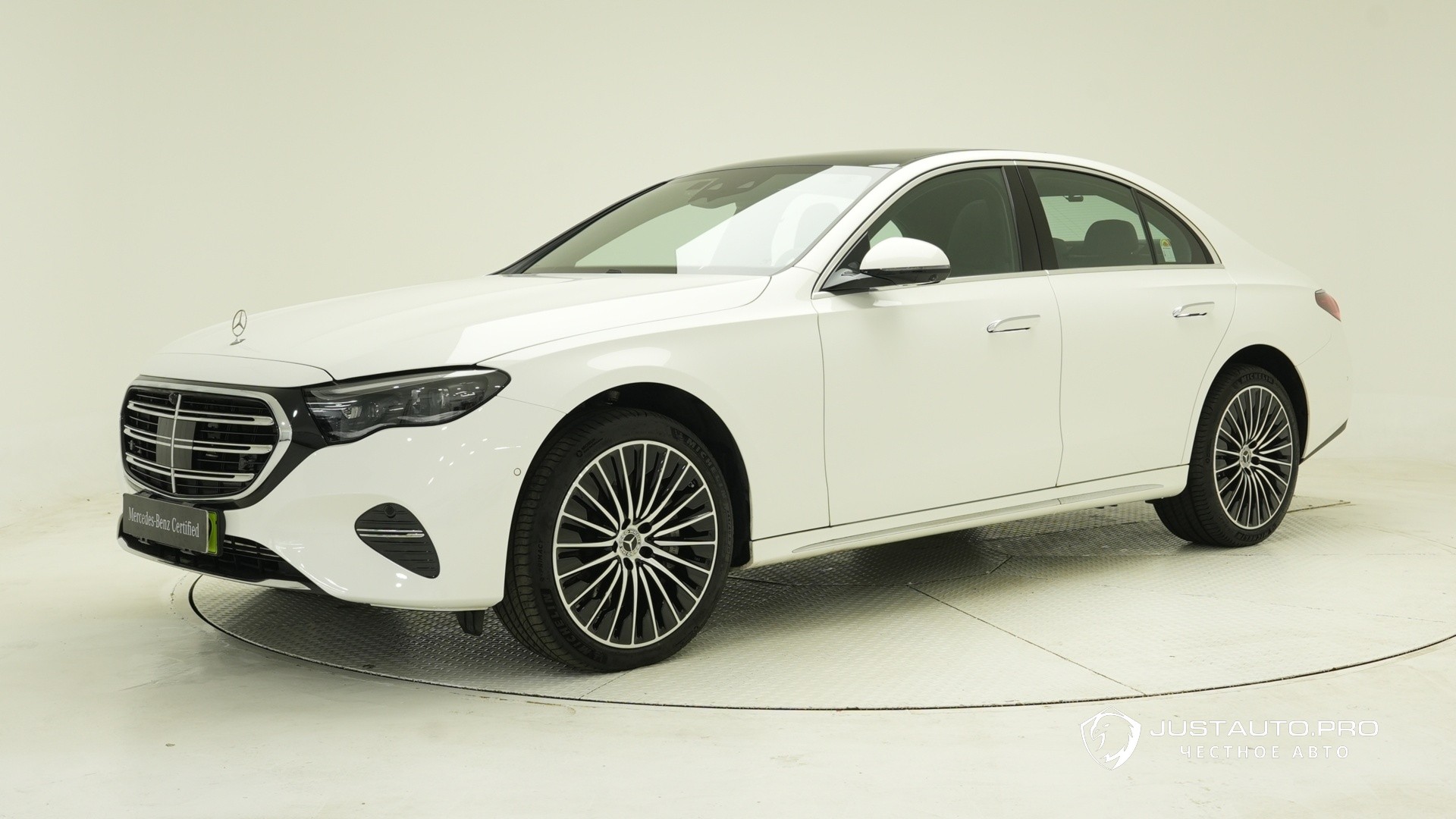 Автомобиль Mercedes-Benz E-Class