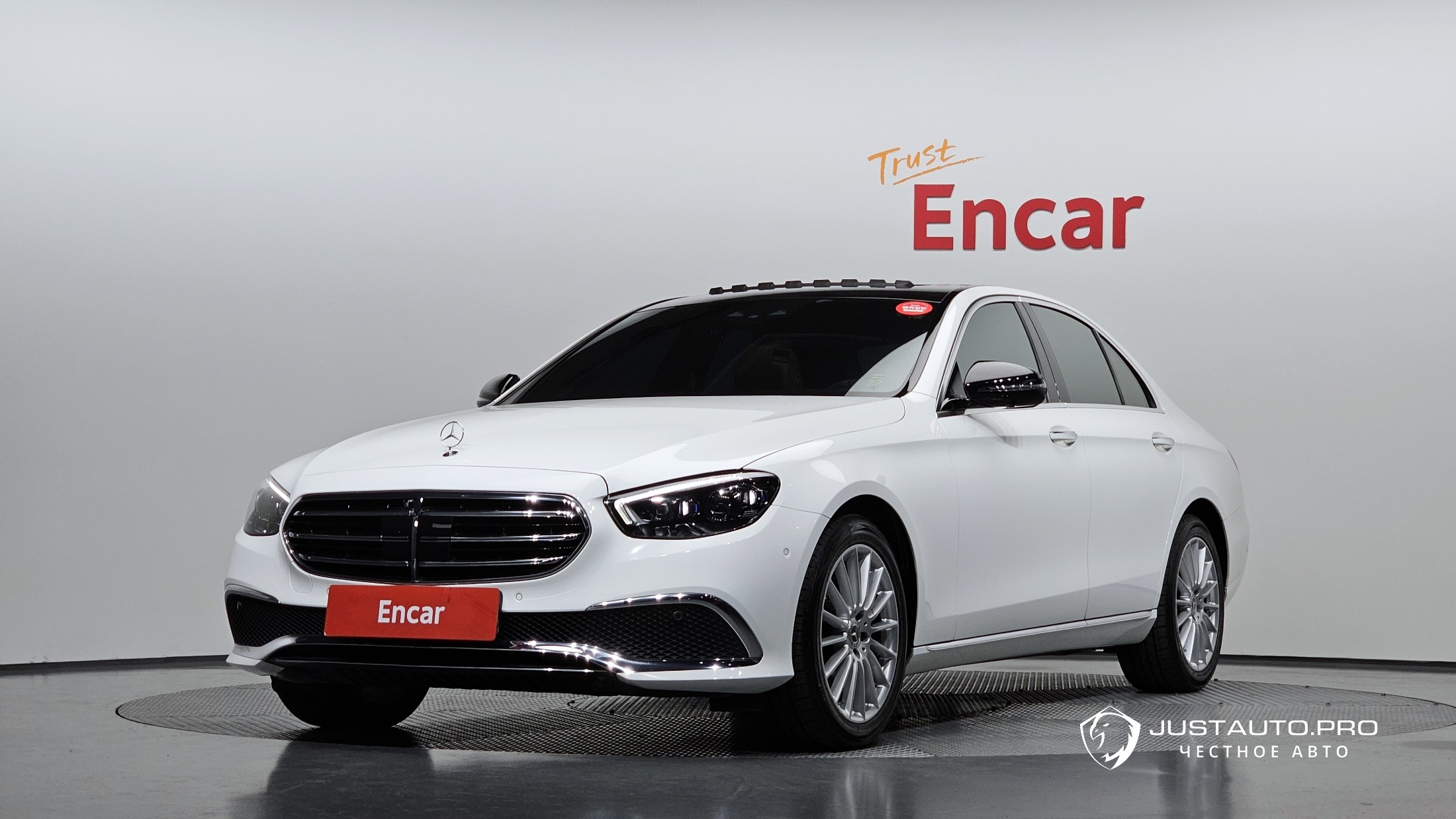 Автомобиль Mercedes-Benz E-Class