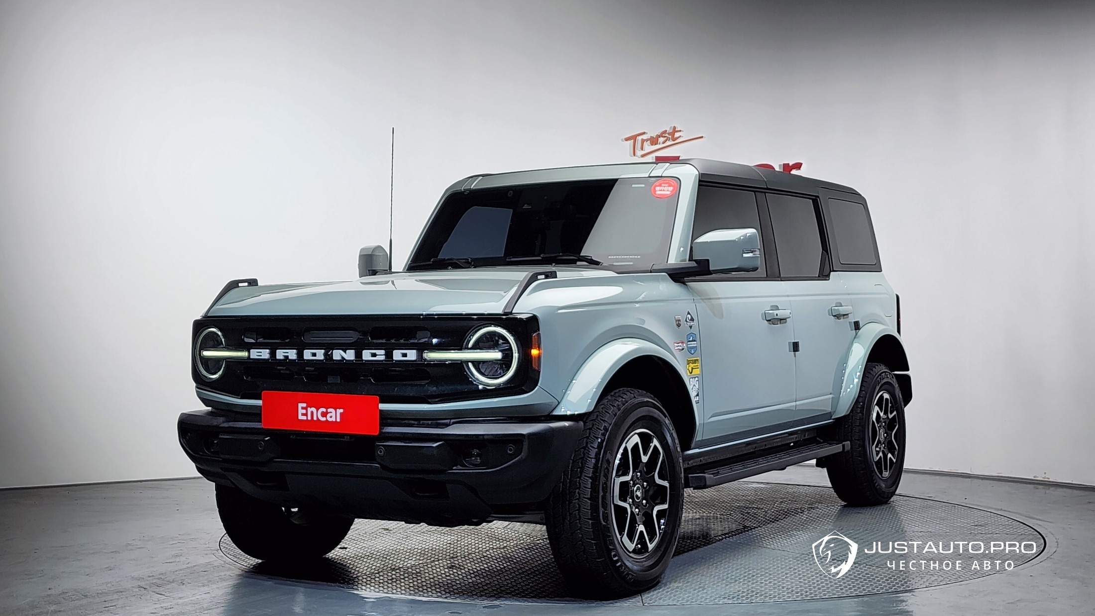 Автомобиль Ford Bronco
