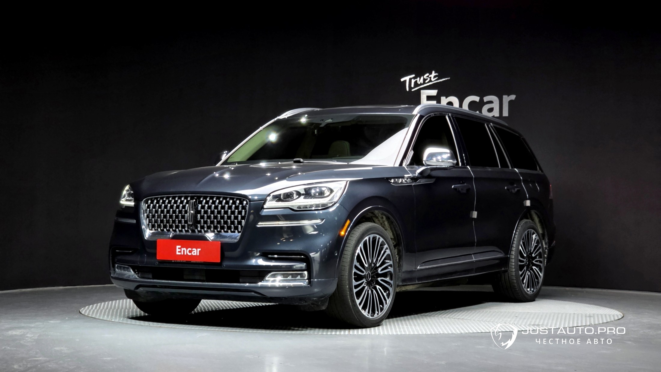Автомобиль Lincoln Aviator