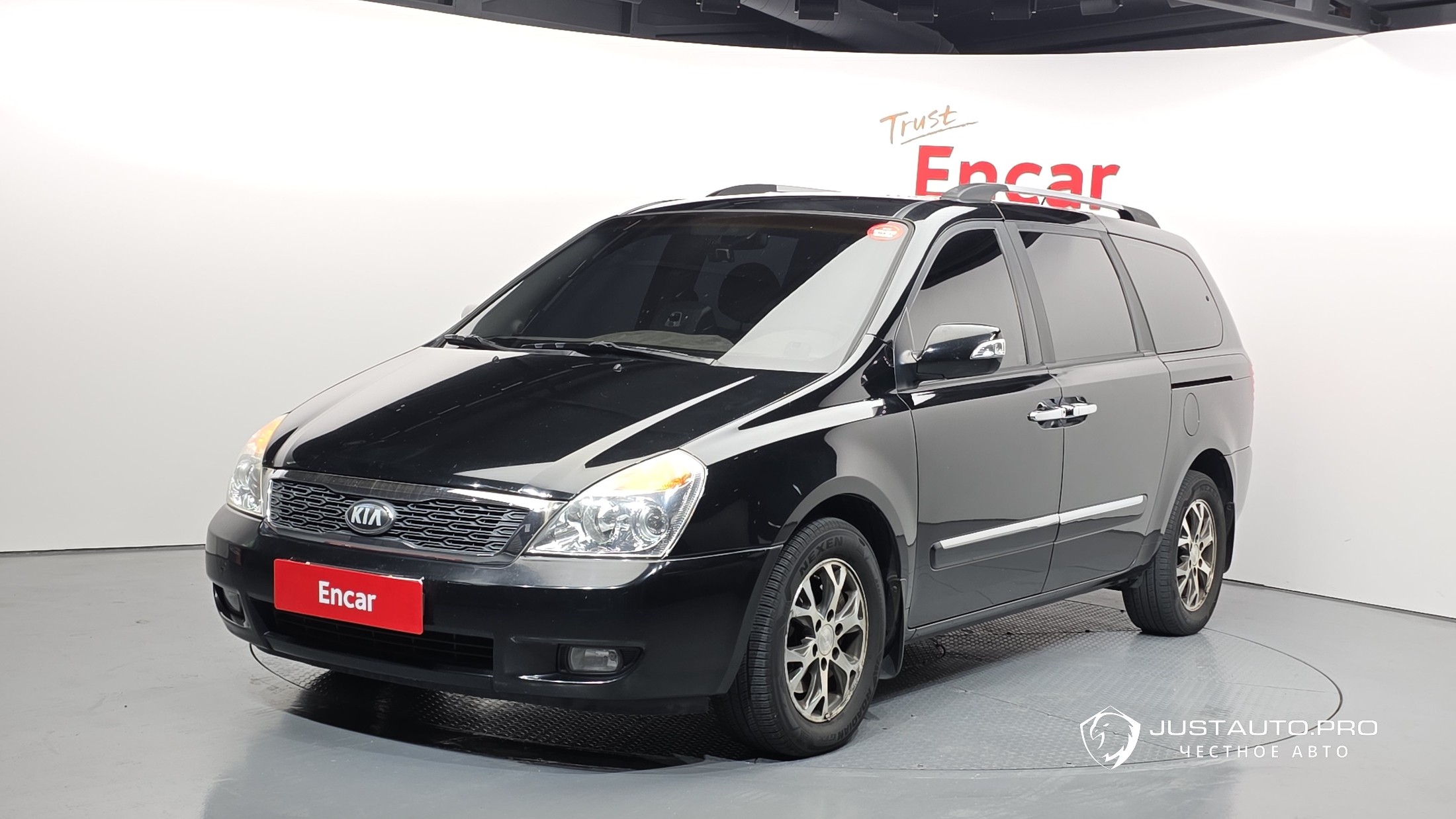 Автомобиль Kia Canival
