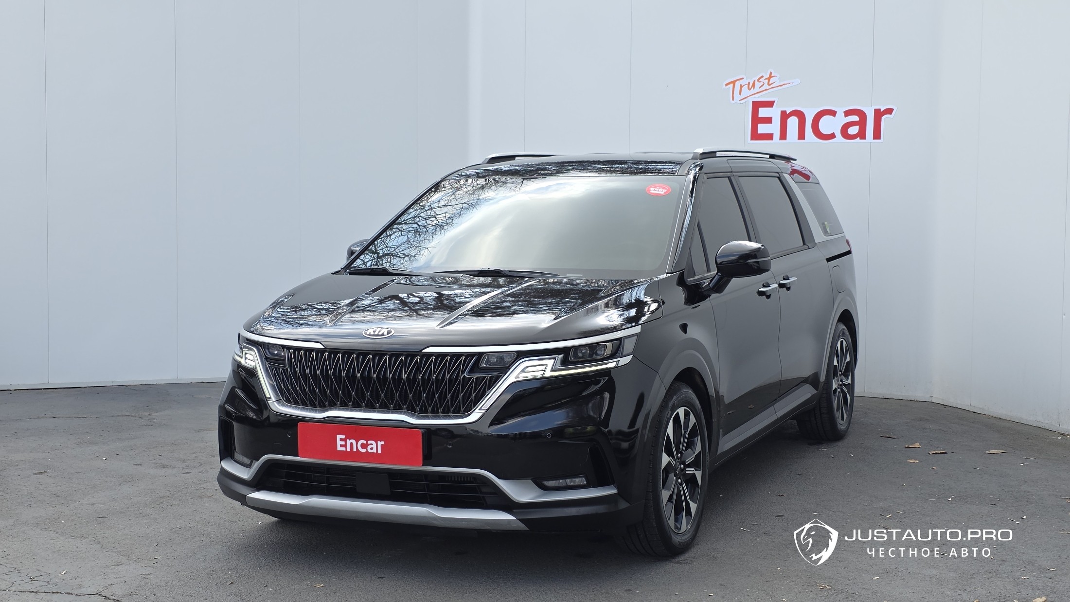 Автомобиль Kia Canival