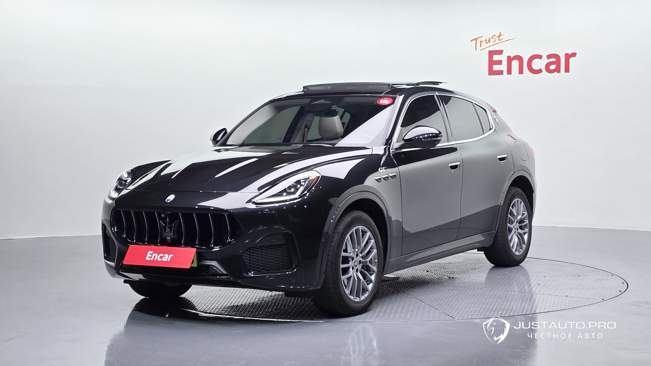 Автомобиль Maserati Grecale