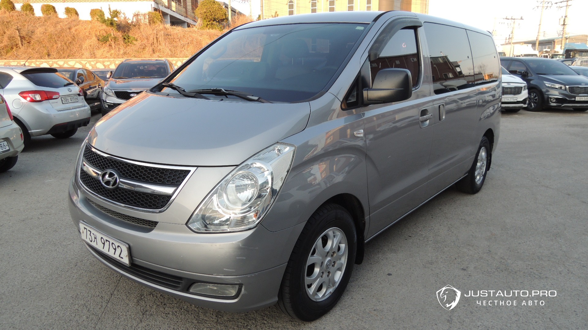 Автомобиль Hyundai Starex