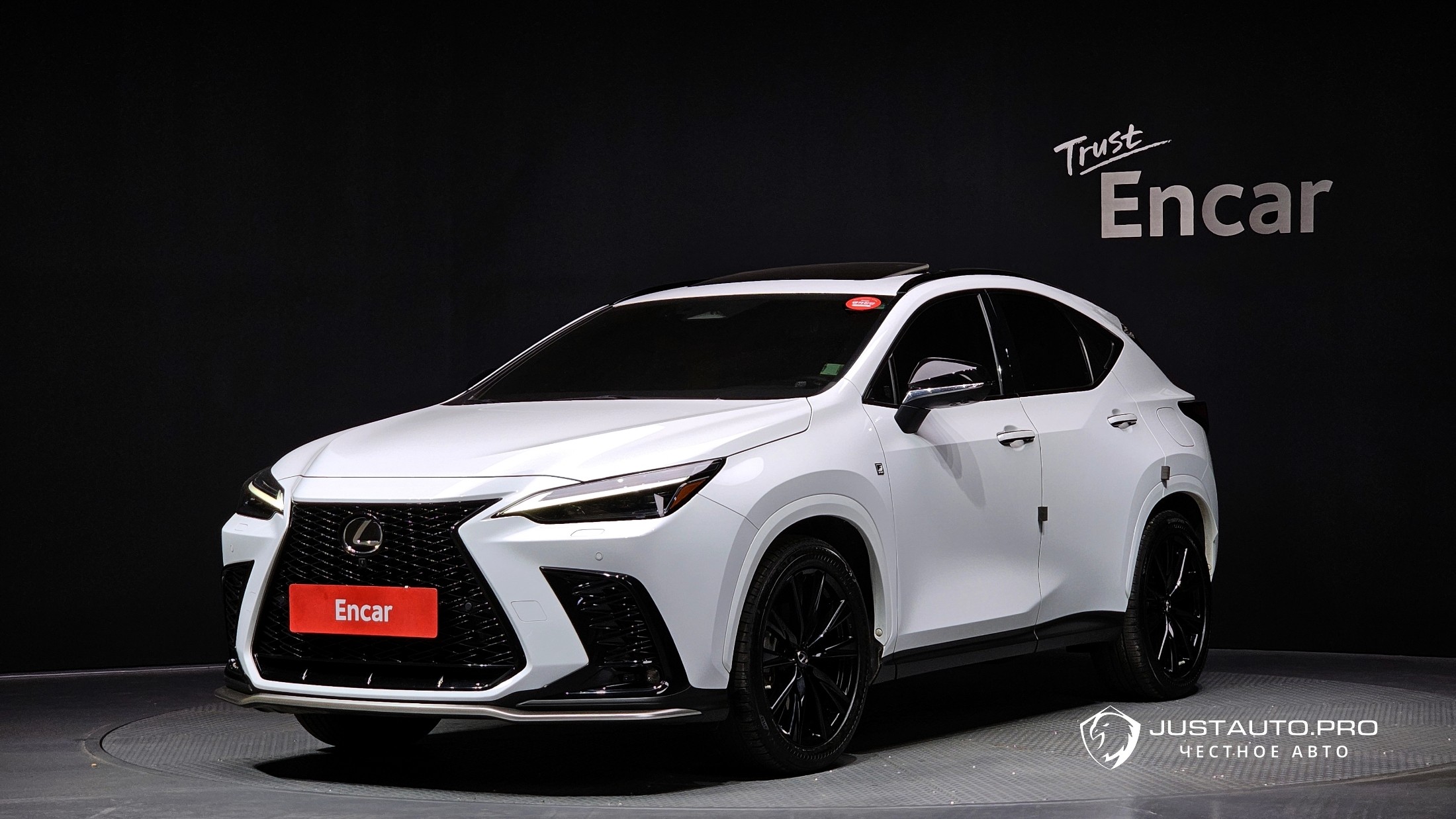 Автомобиль Lexus NX