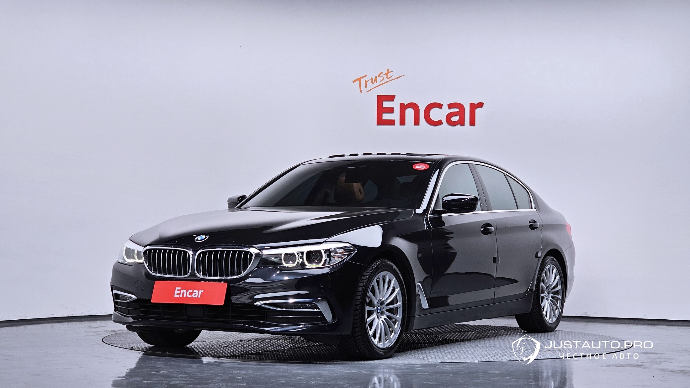 Автомобиль BMW 5-Series