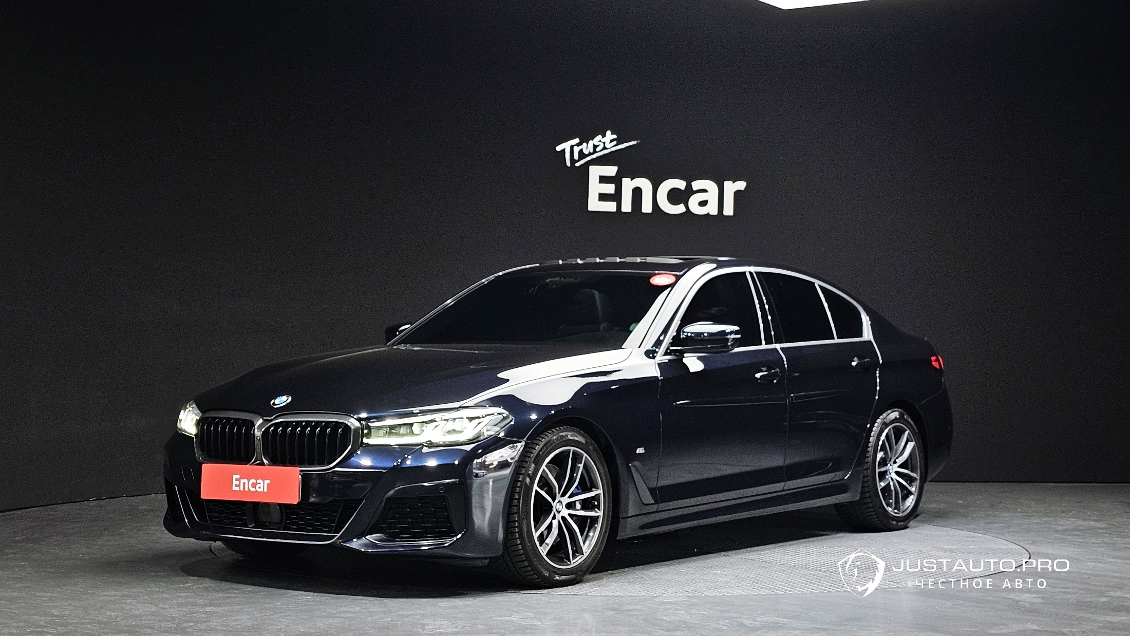 Автомобиль BMW 5-Series