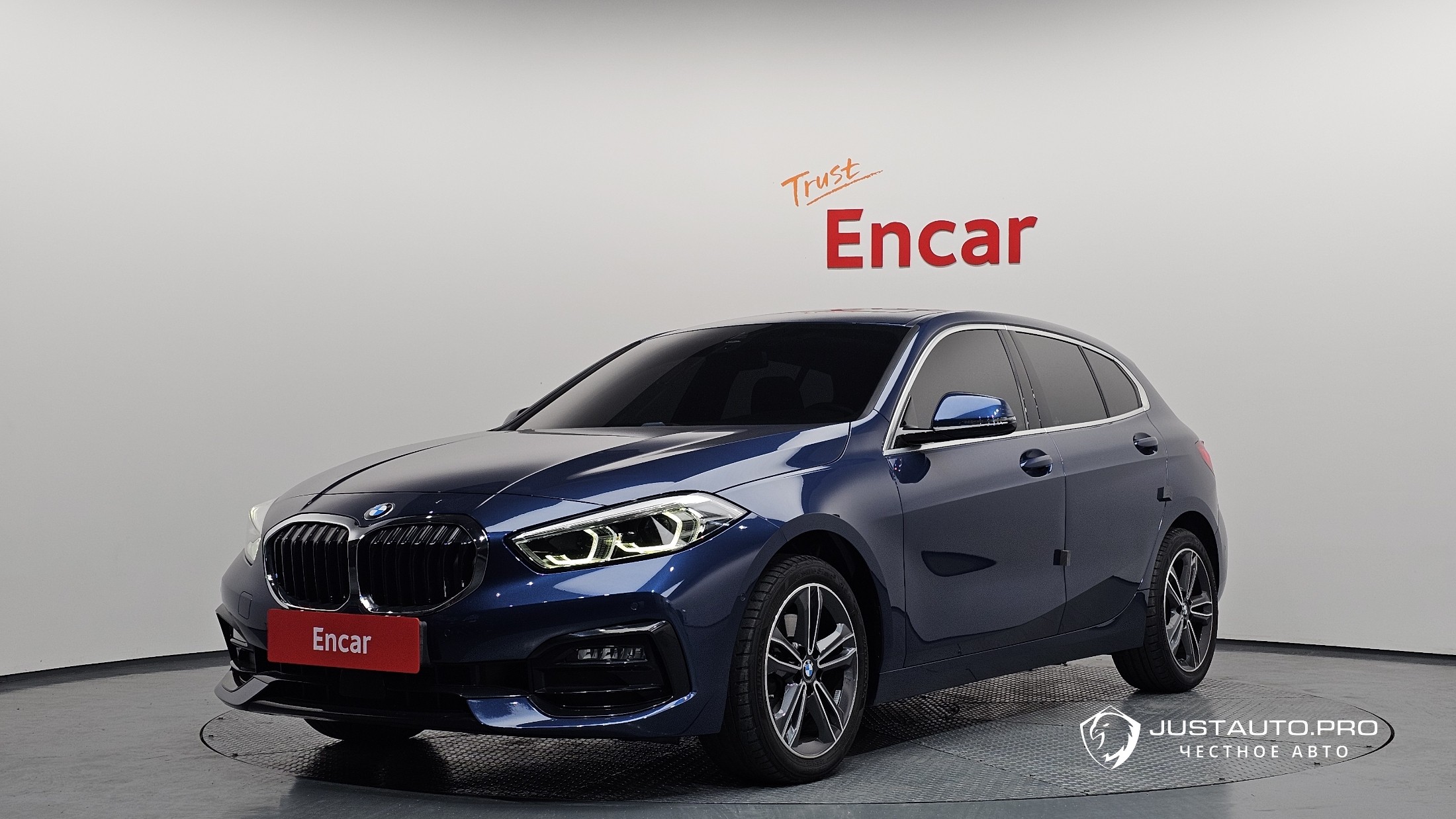 Автомобиль BMW 1-Series