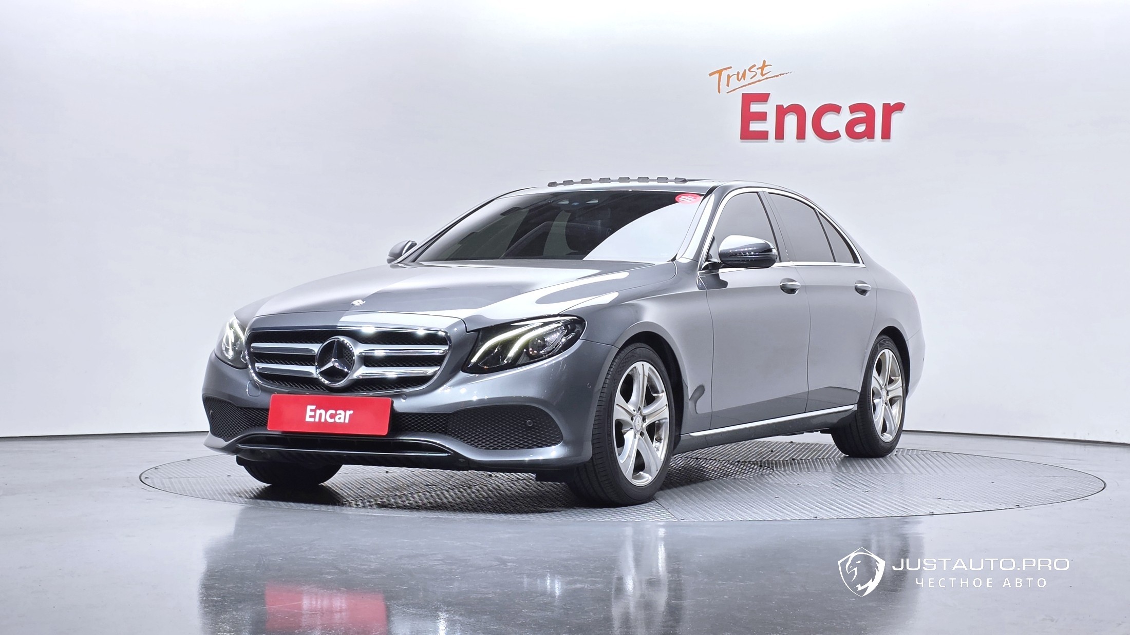 Автомобиль Mercedes-Benz E-Class
