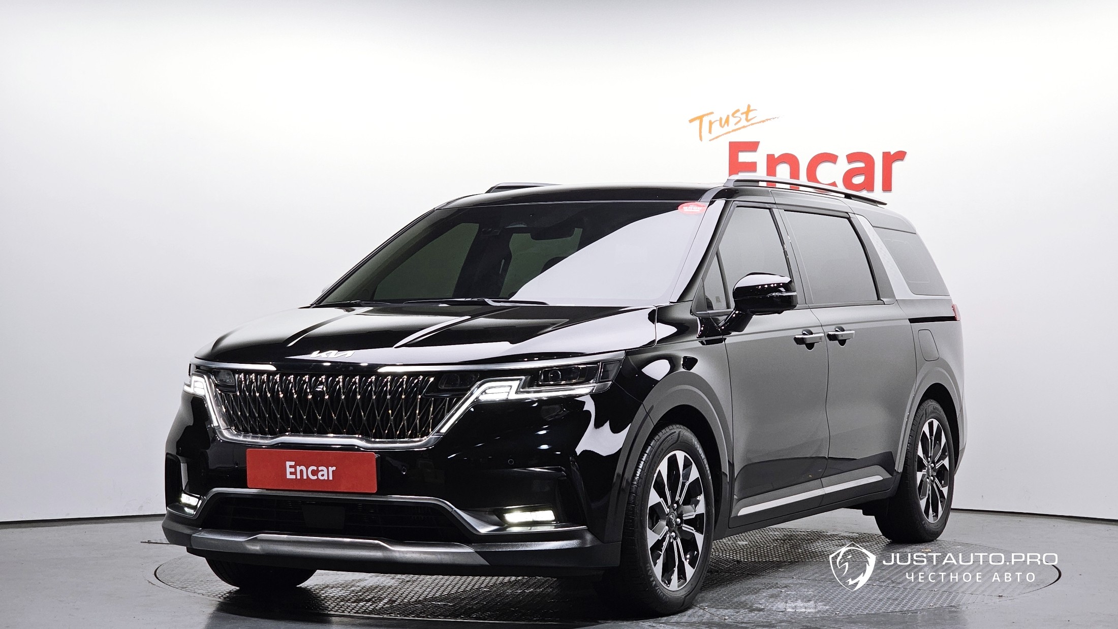 Автомобиль Kia Canival