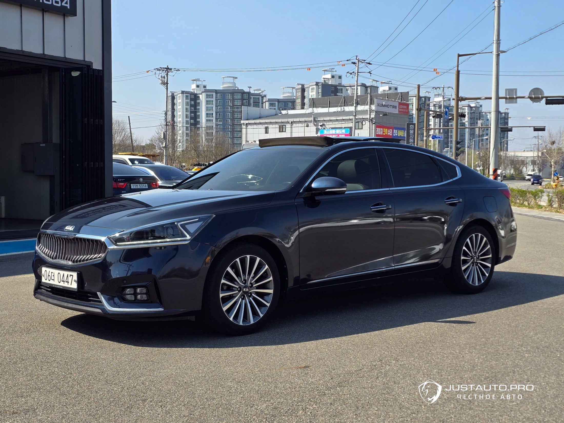 Автомобиль Kia K7