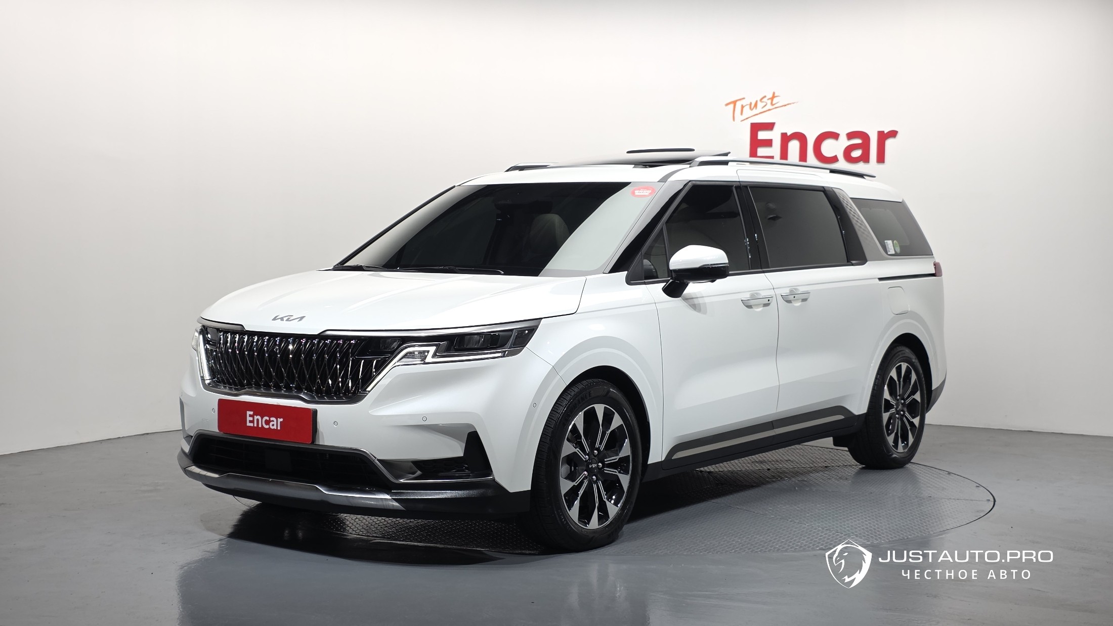 Автомобиль Kia Canival