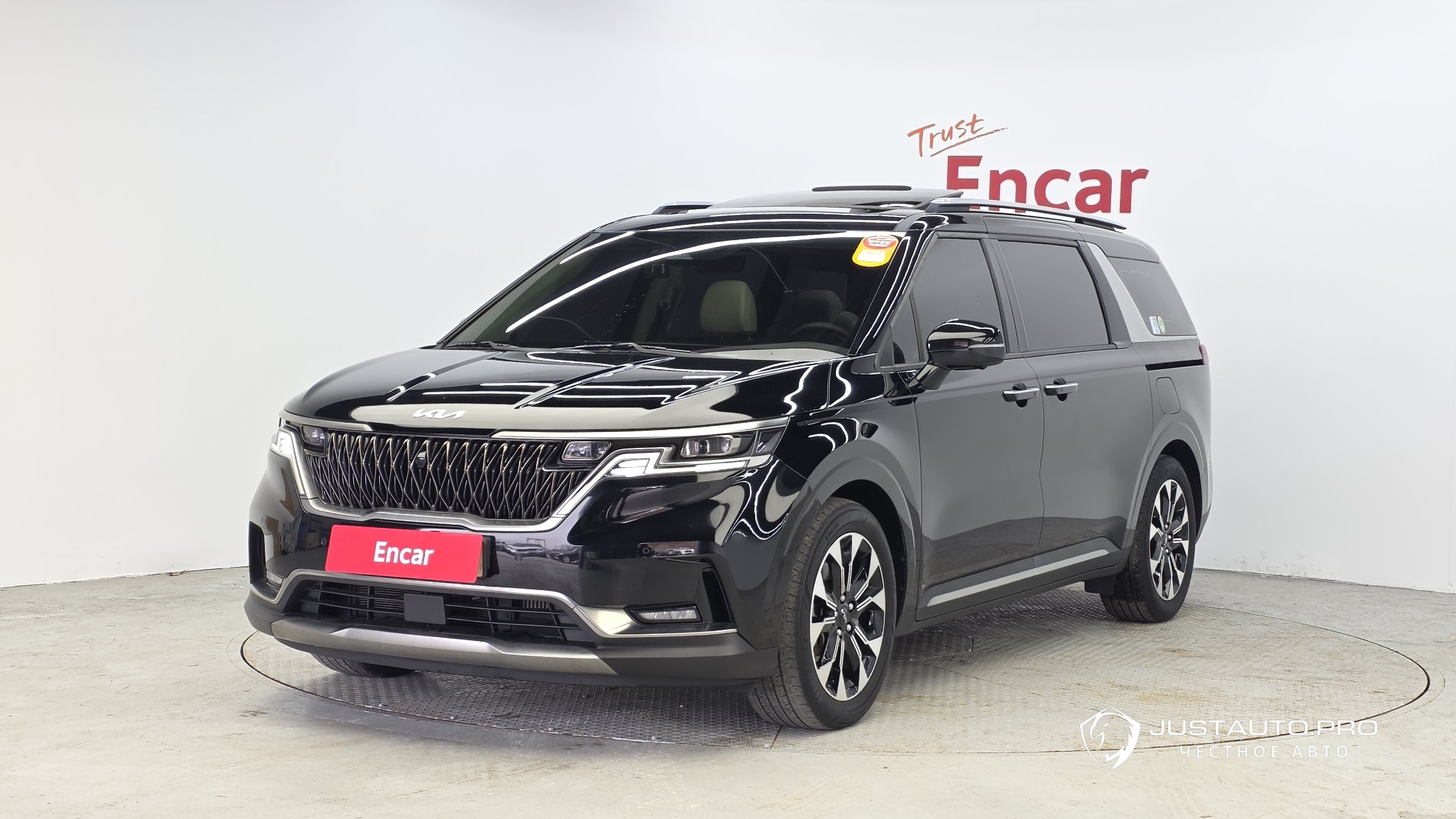 Автомобиль Kia Canival