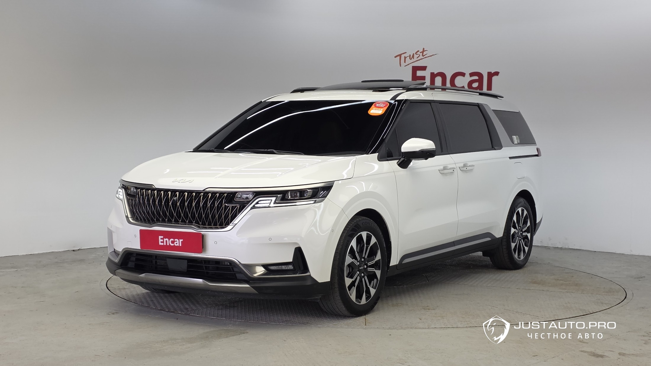 Автомобиль Kia Canival