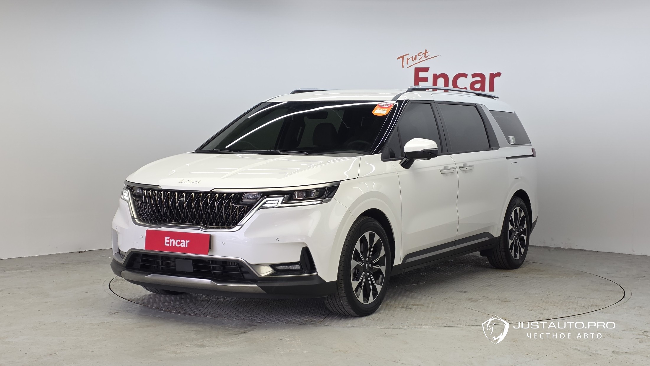 Автомобиль Kia Canival