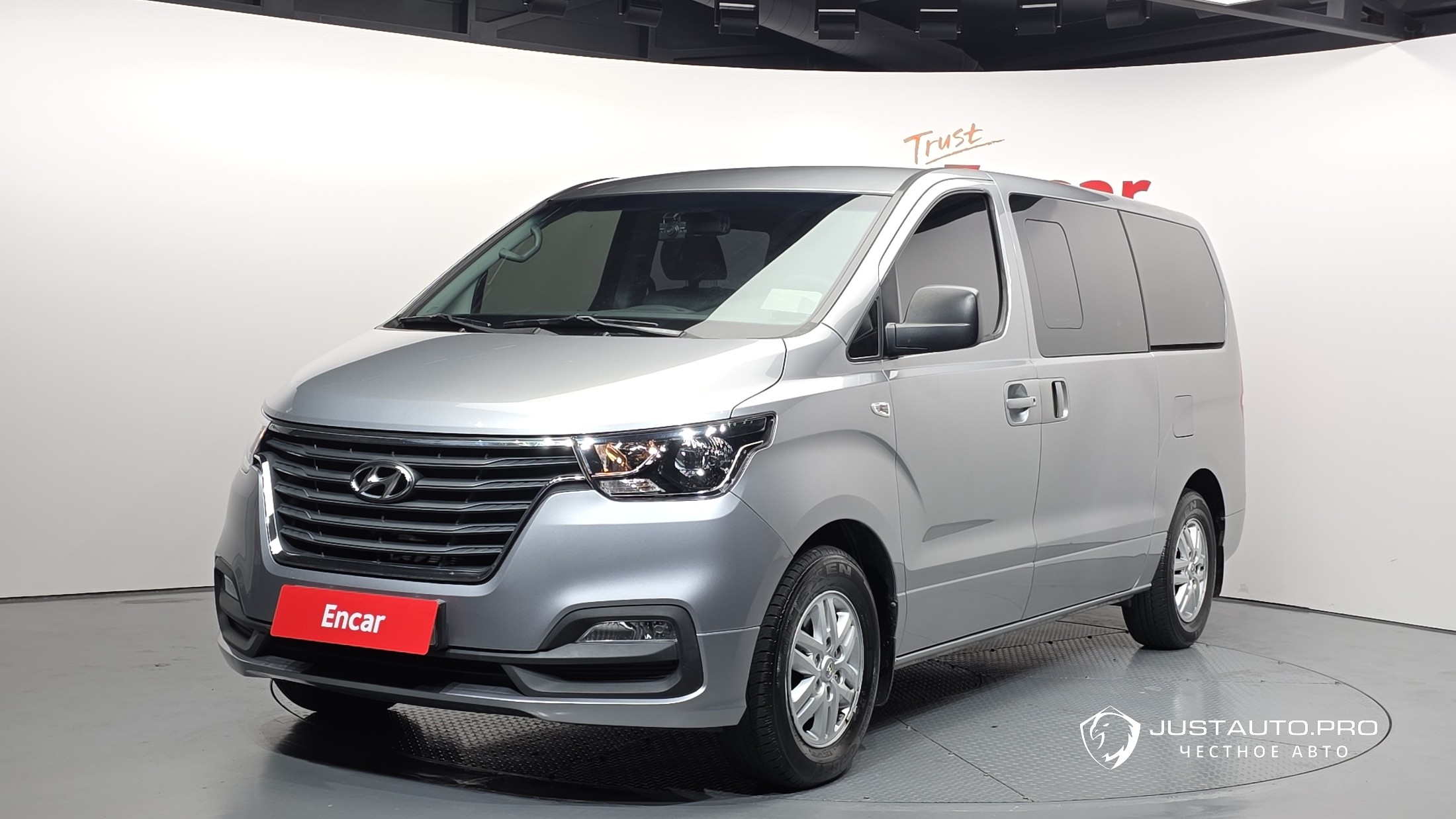 Автомобиль Hyundai Starex