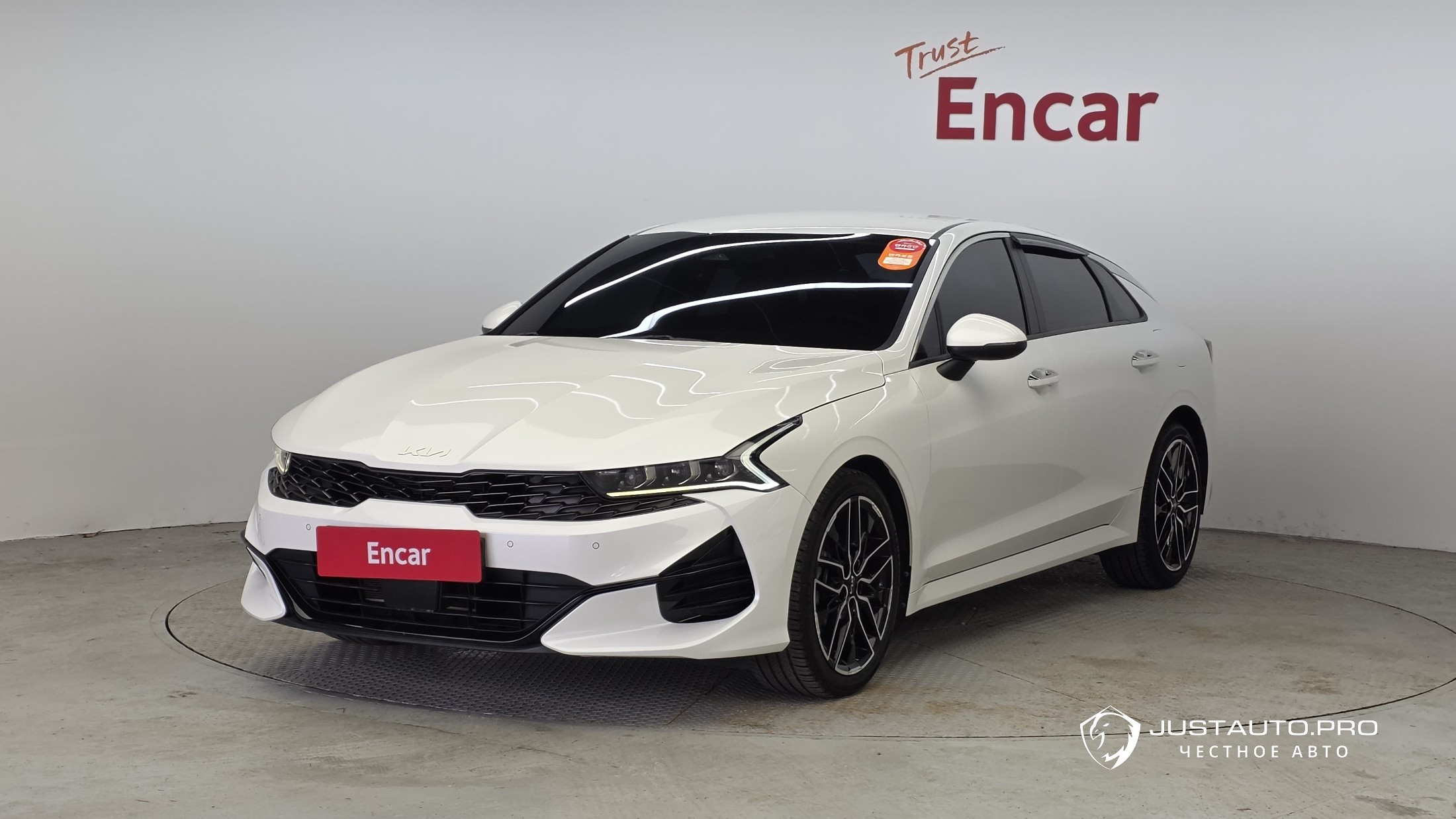 Автомобиль Kia K5