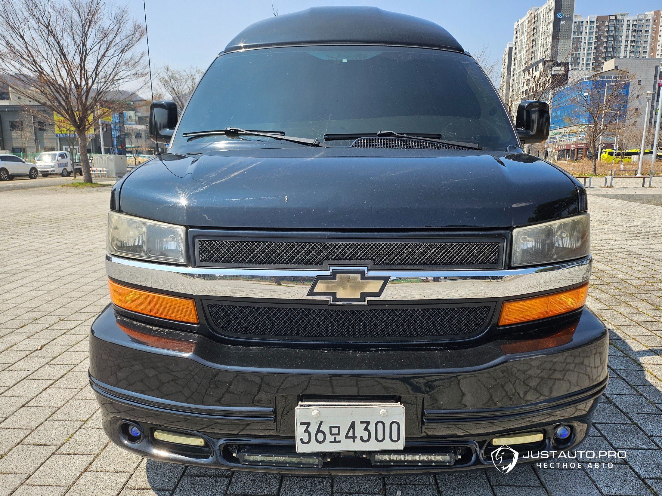 Автомобиль Chevrolet Express Van