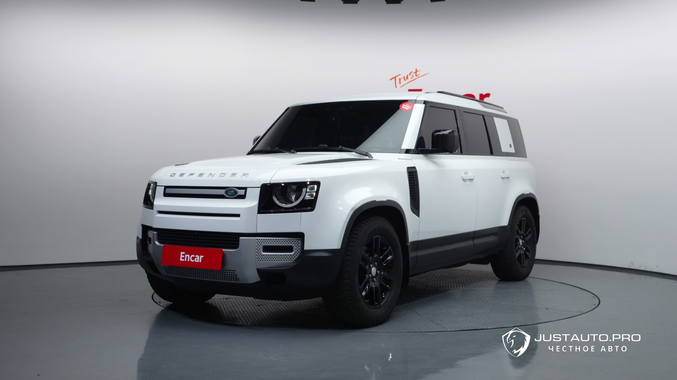 Автомобиль Land Rover Defender