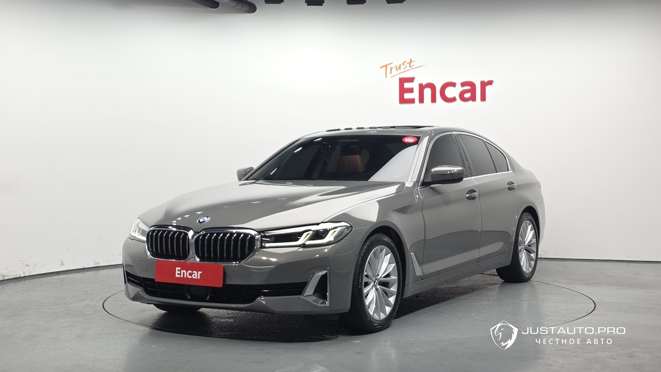 Автомобиль BMW 5-Series