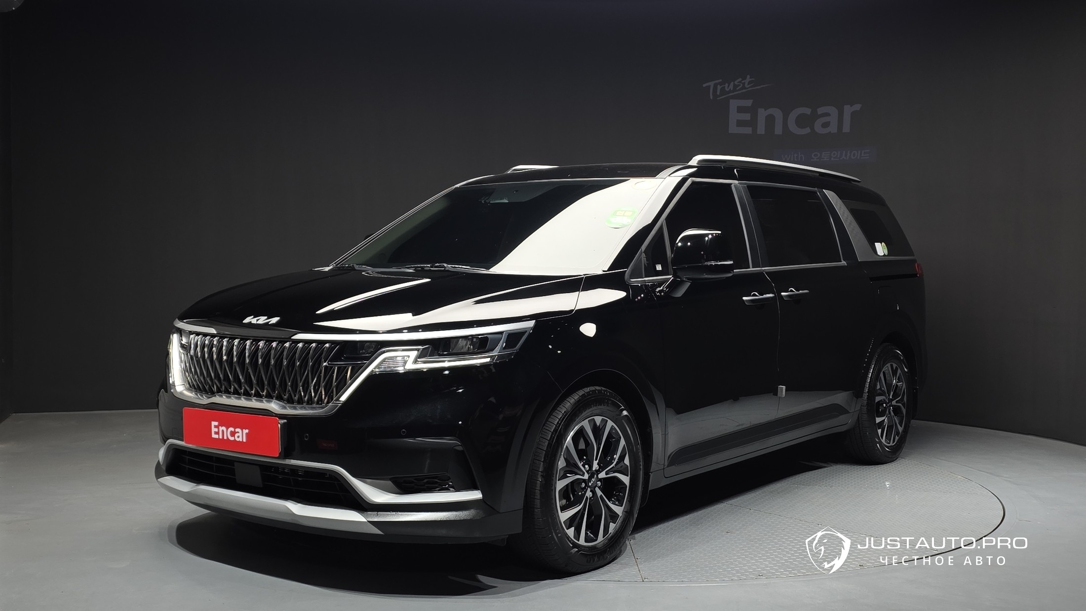 Автомобиль Kia Canival