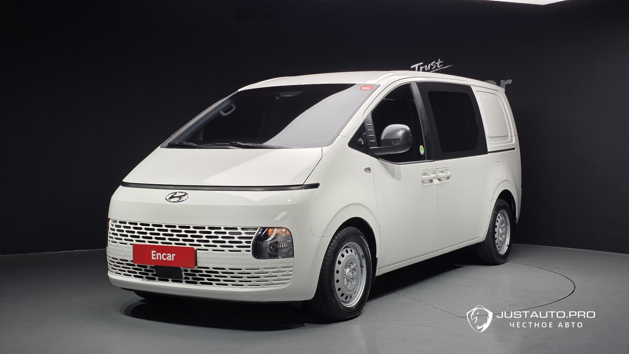 Автомобиль Hyundai Staria