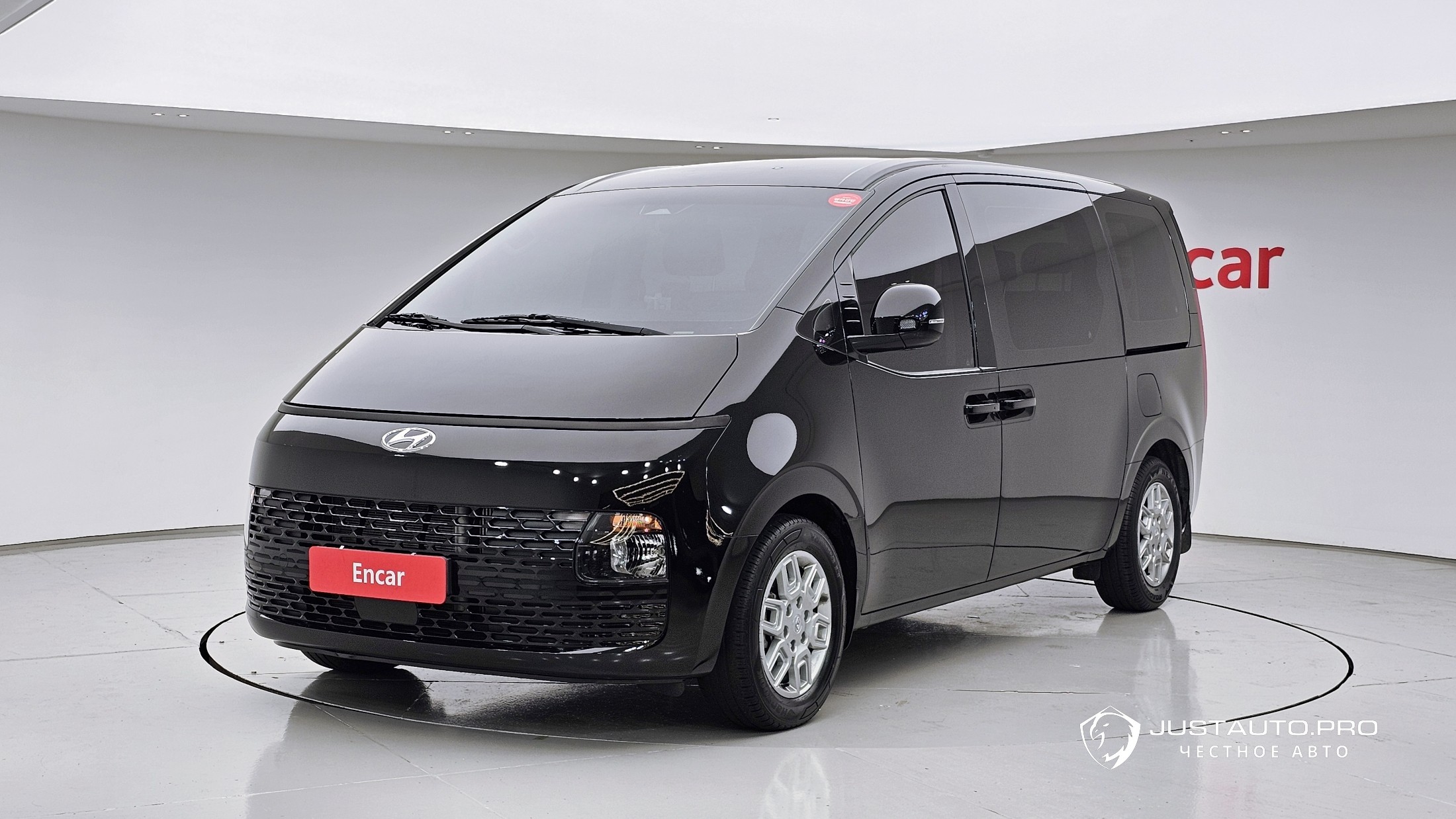 Автомобиль Hyundai Staria