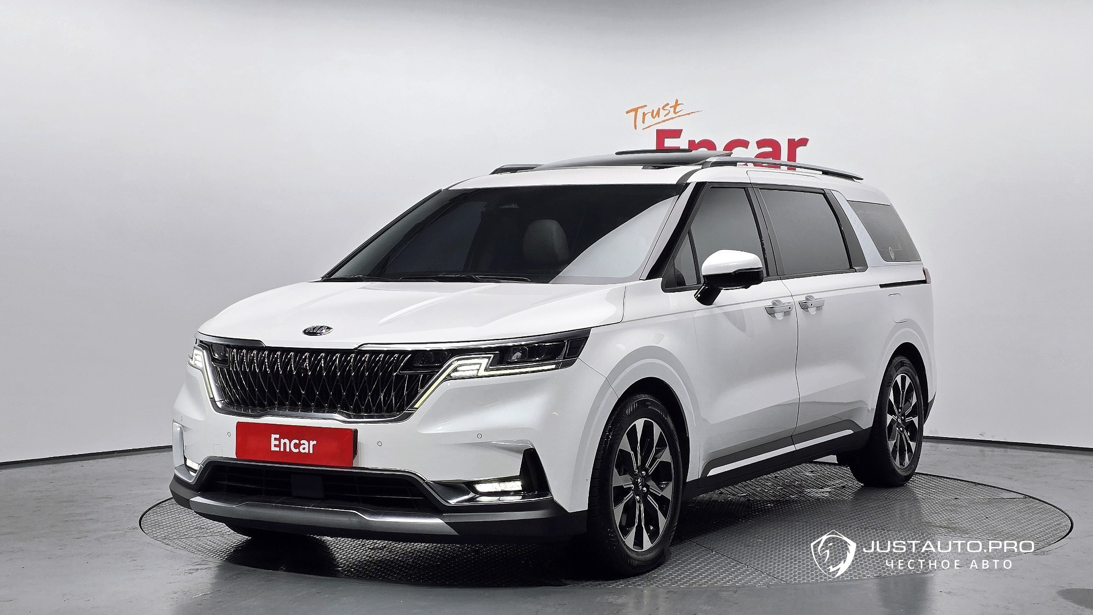 Автомобиль Kia Canival